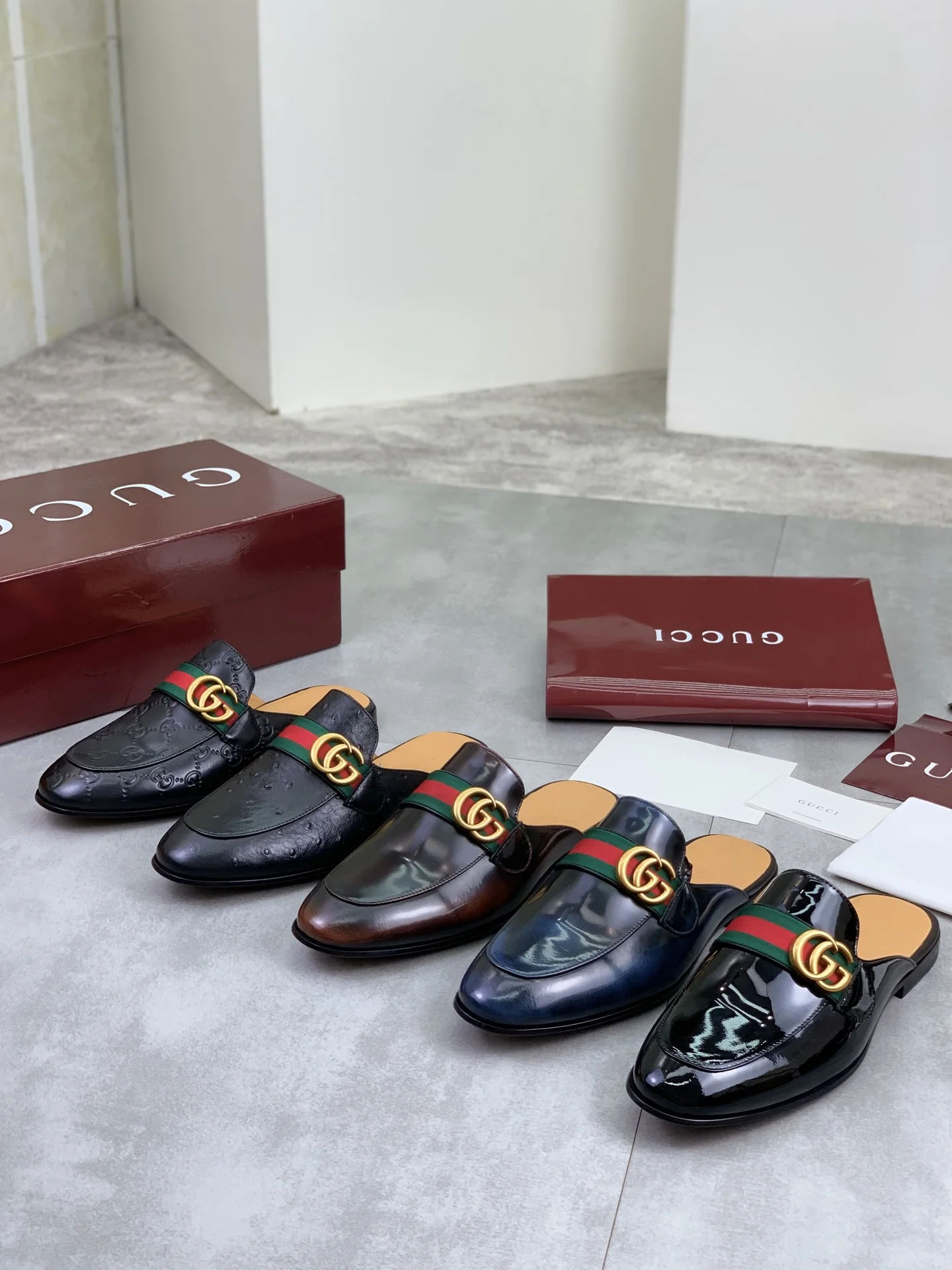 GUCCI Flats Calfskin Leather Black-Gold EU39-45 D20202609110993 - Image 2
