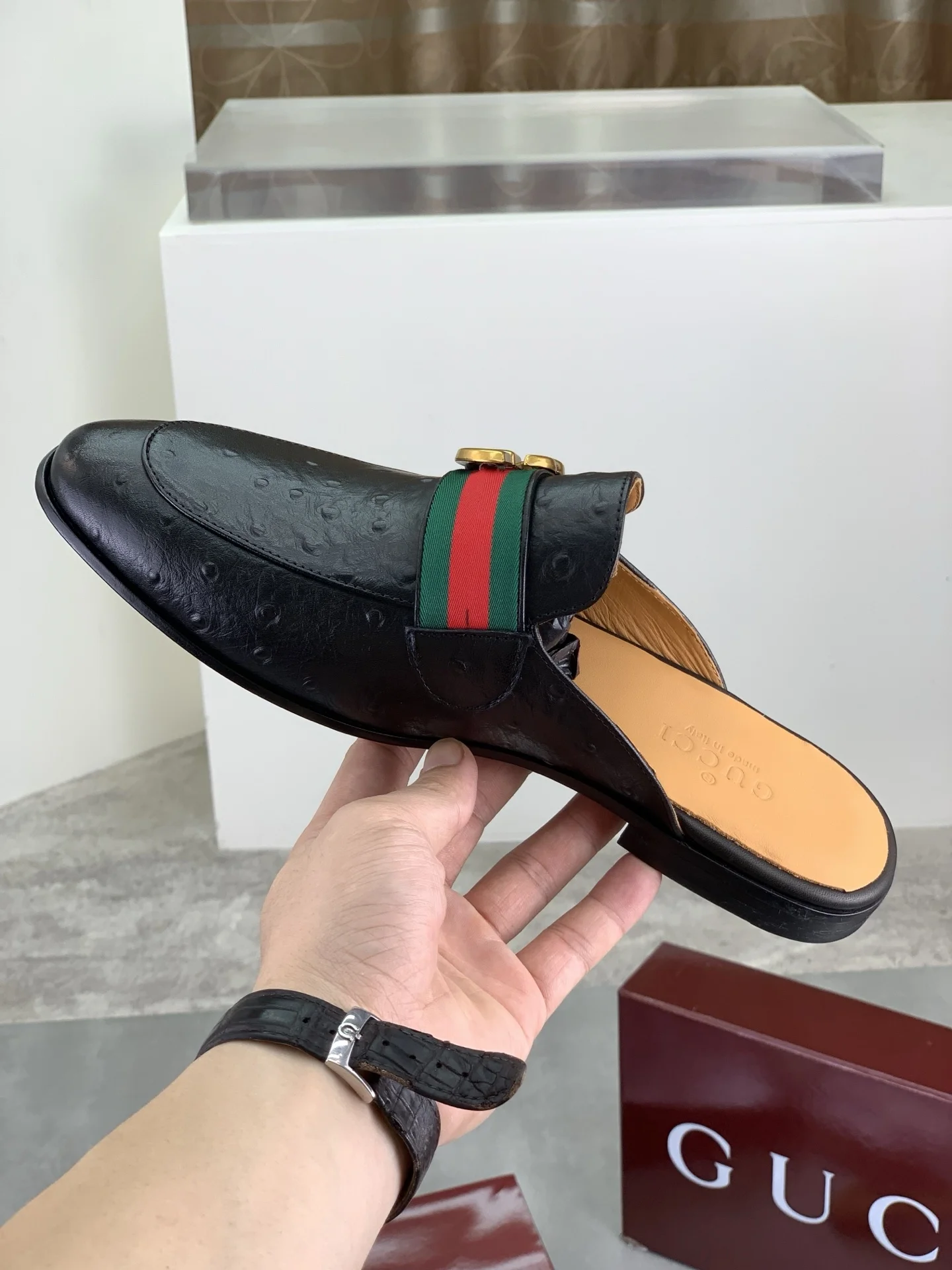GUCCI Flats Calfskin Leather Black-Gold EU39-45 D20202609110993 - Image 7