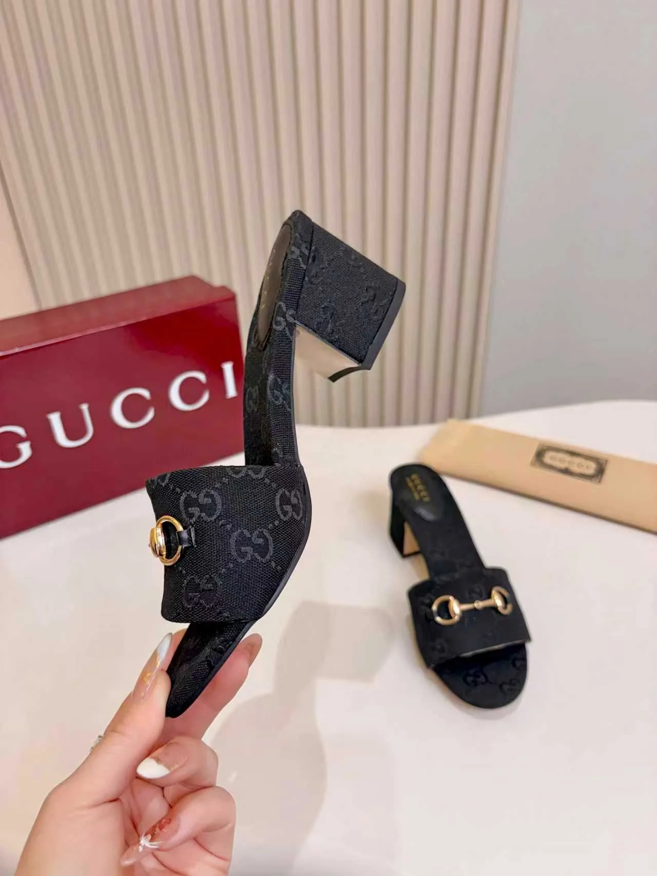 GUCCI Heels Black-Gold A80202609111124 - Image 5