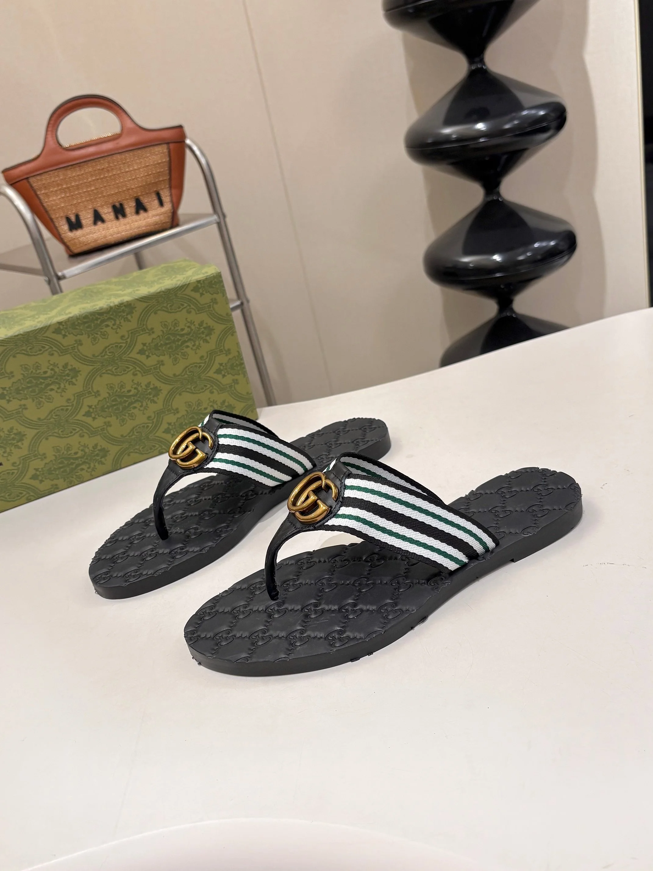 GUCCI Sandals Leather Black-Gold EU35-45 B046202609110059 - Image 2