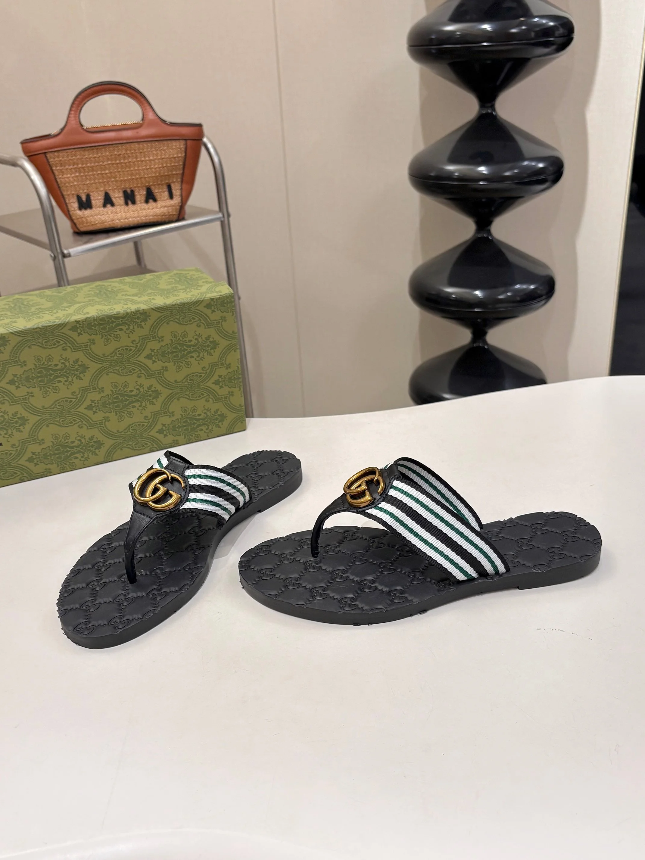 GUCCI Sandals Leather Black-Gold EU35-45 B046202609110059 - Image 3