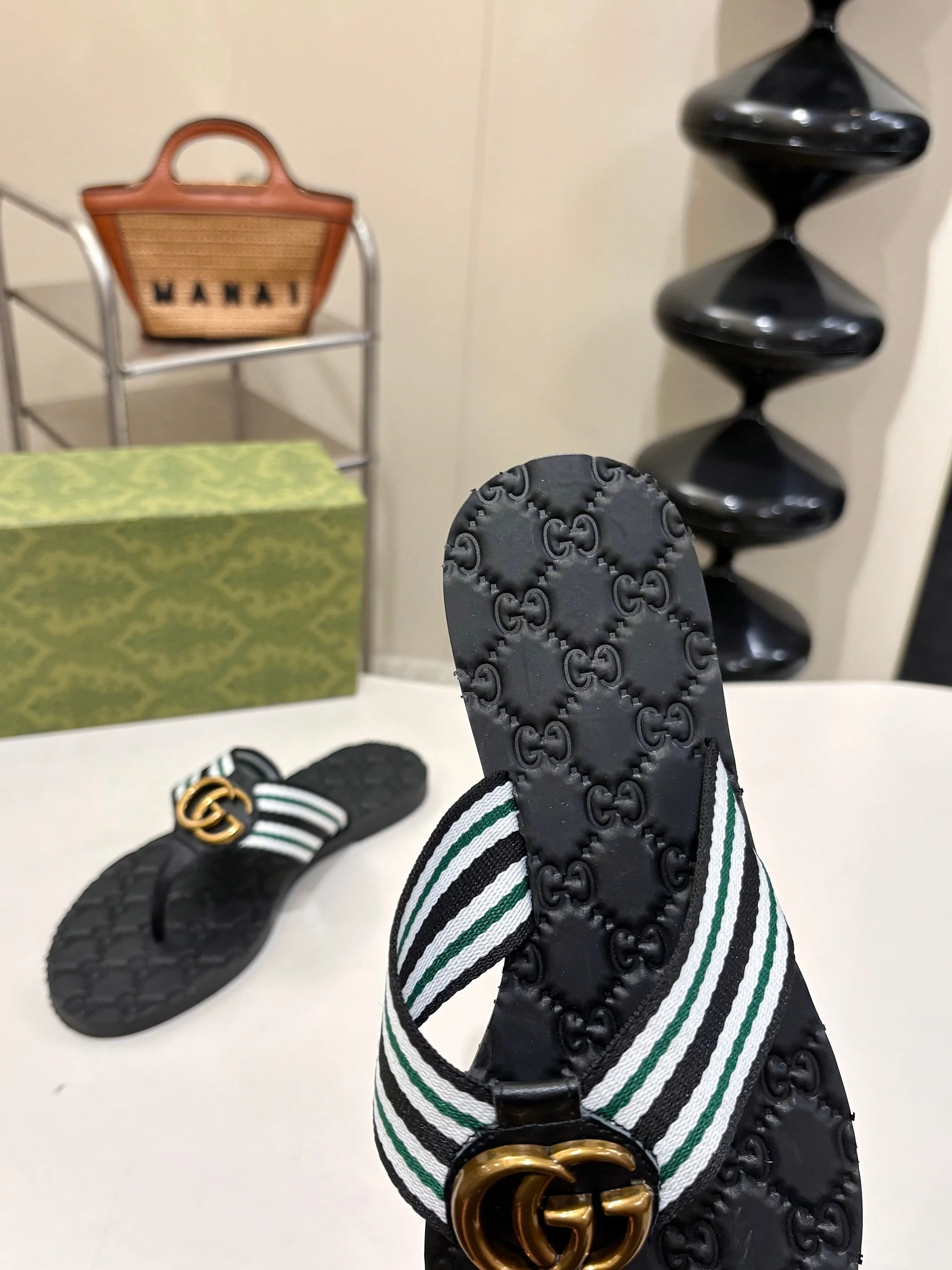 GUCCI Sandals Leather Black-Gold EU35-45 B046202609110059 - Image 4