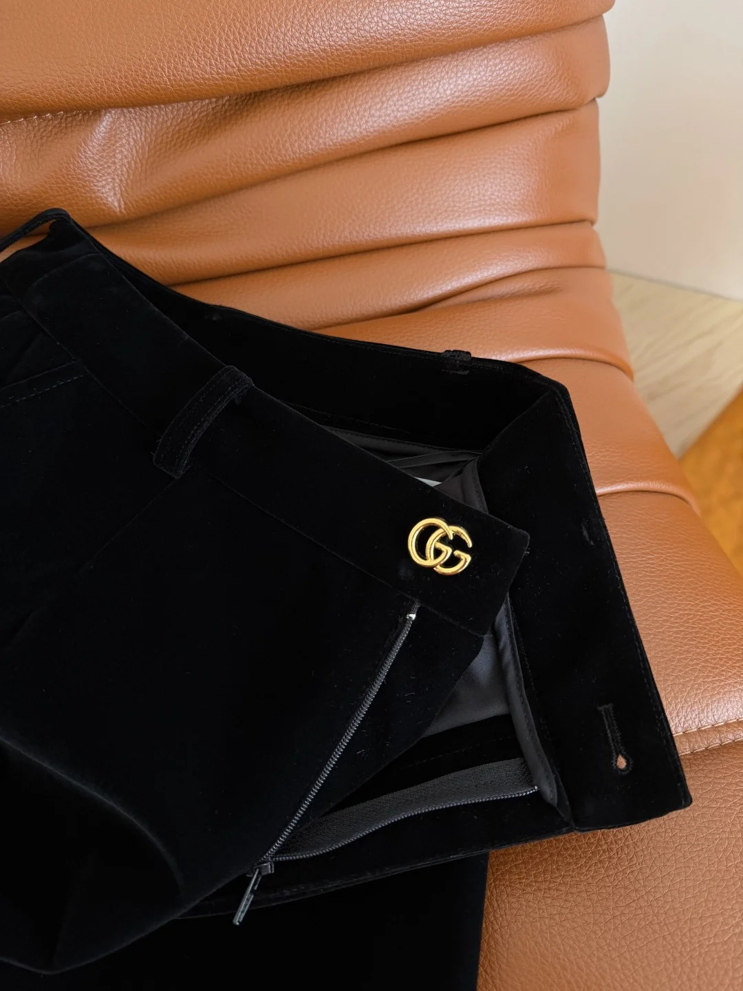 GUCCI Shorts Black-Gold S-L B15202609060808 - Image 5