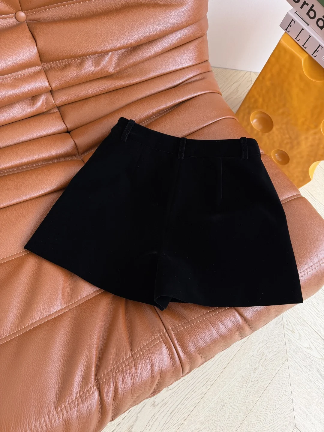 GUCCI Shorts Black-Gold S-L B15202609060808 - Image 9