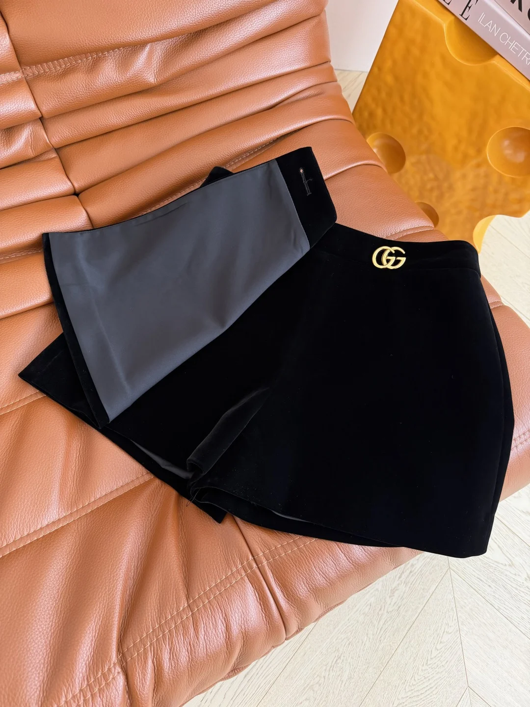 GUCCI Skirts Velvet Black-Gold S-L B25202609060363 - Image 5