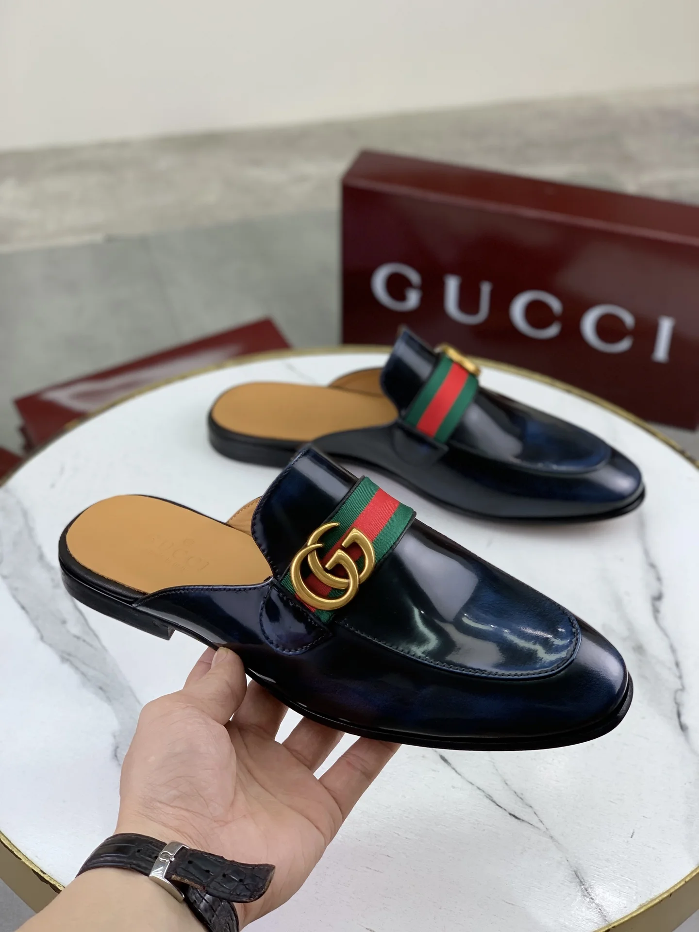 GUCCI Slides Black-Gold D20202609110990 - Image 3