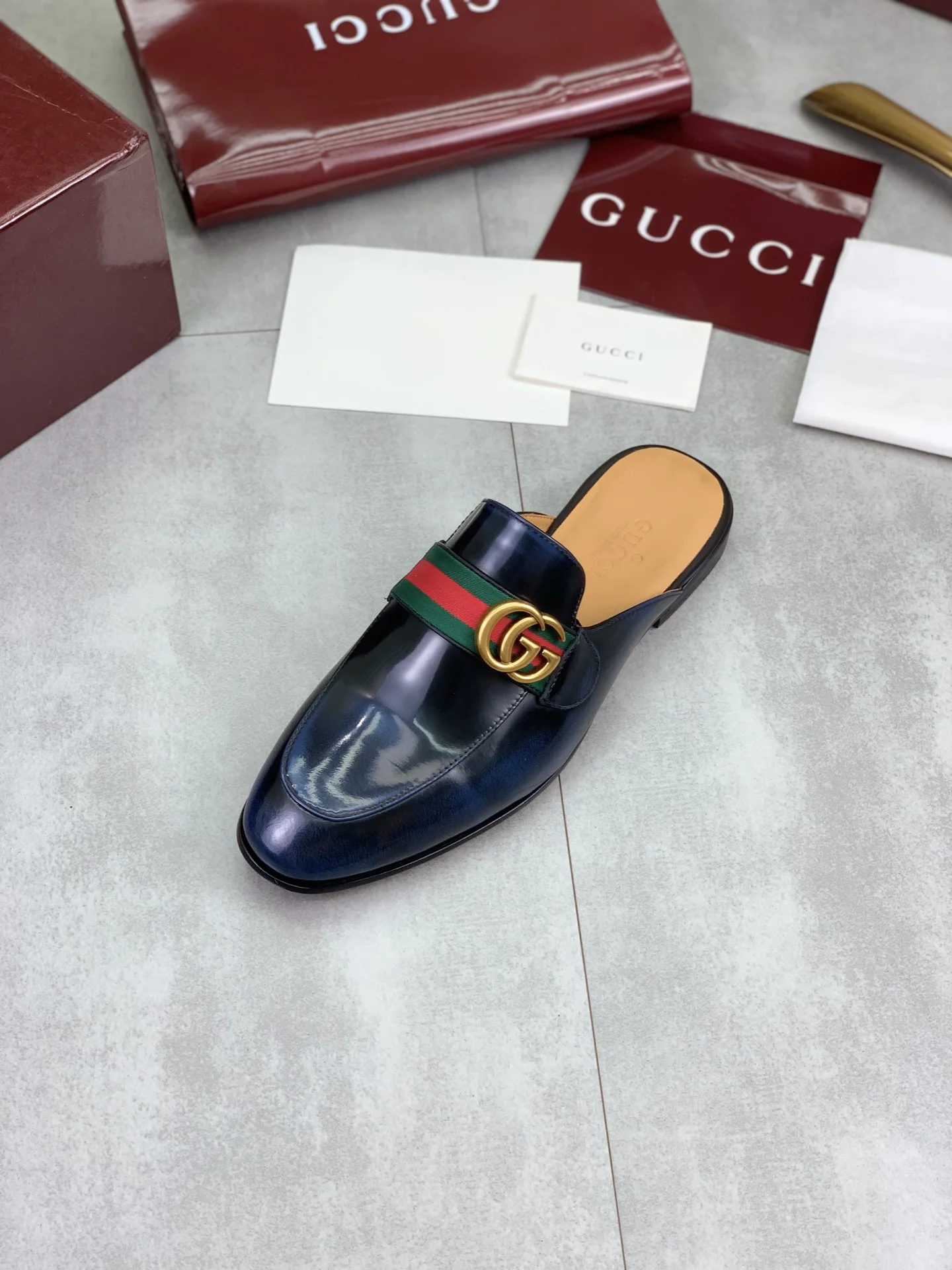 GUCCI Slides Black-Gold D20202609110990 - Image 4