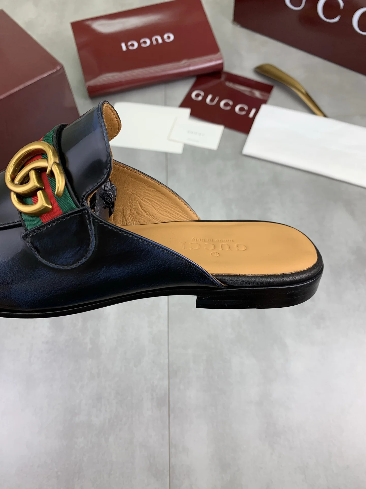 GUCCI Slides Black-Gold D20202609110990 - Image 7