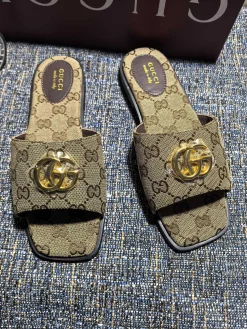 GUCCI Slides GG Canvas Brown-Gold EU35-42 A40202609111877