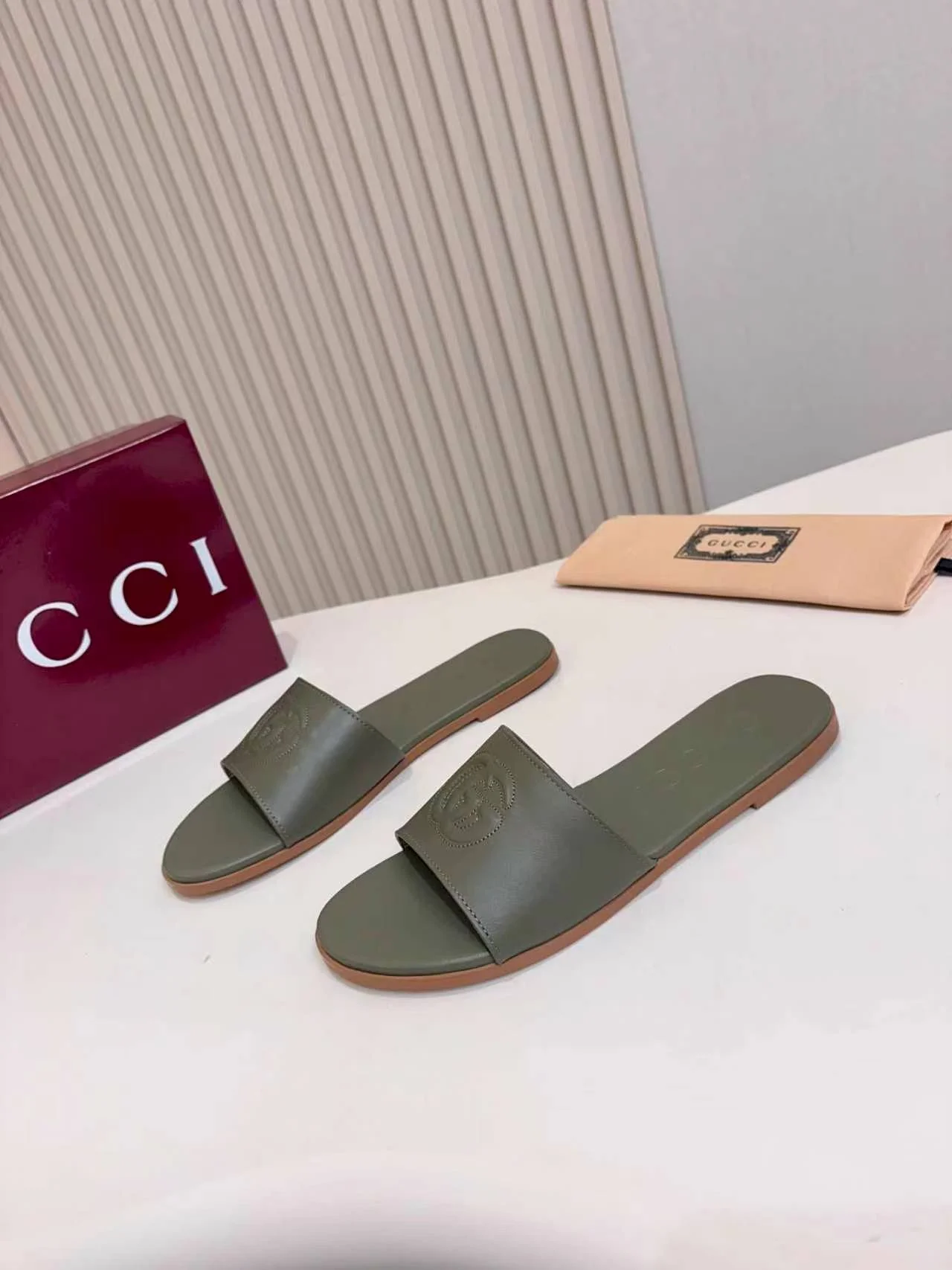GUCCI Slides Green-Brown A50202609111135
