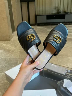 GUCCI Slides Lamb Leather Black-Gold EU35-40 A50202609111871