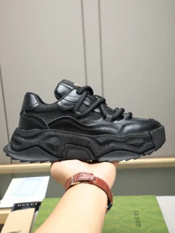 GUCCI Sneakers Black B90202609110722