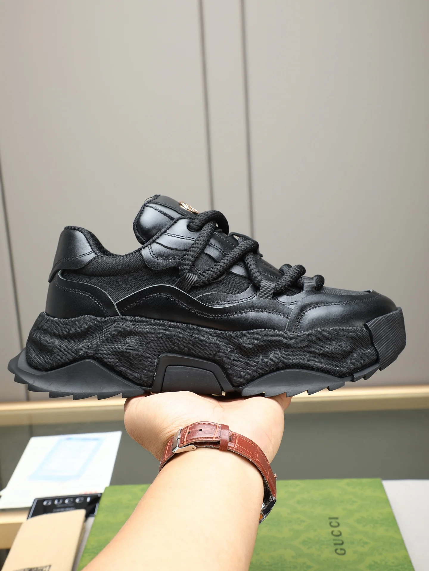 GUCCI Sneakers Black B90202609110722