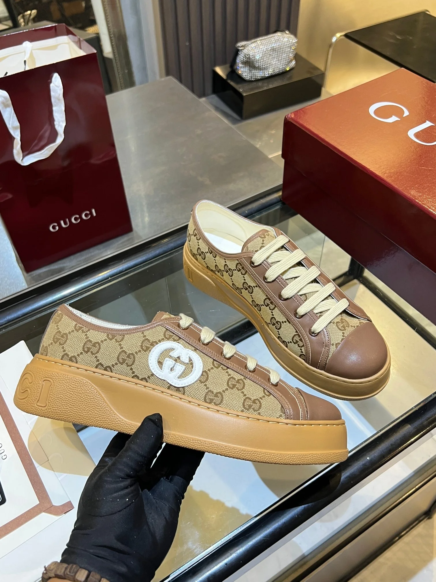 GUCCI Sneakers Brown-White B60202609110576