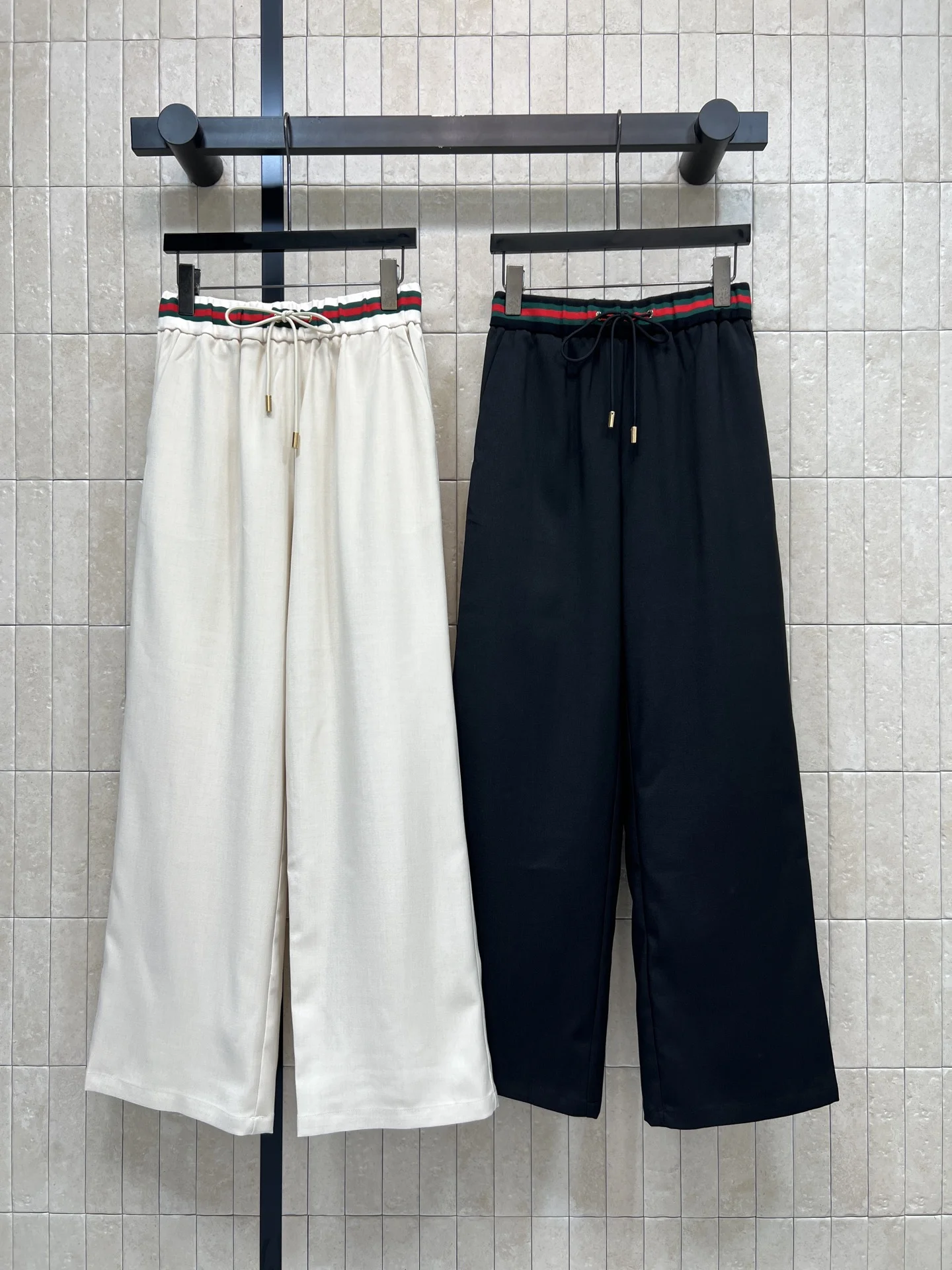 GUCCI Trousers Black-Cream S-L B25202609061606