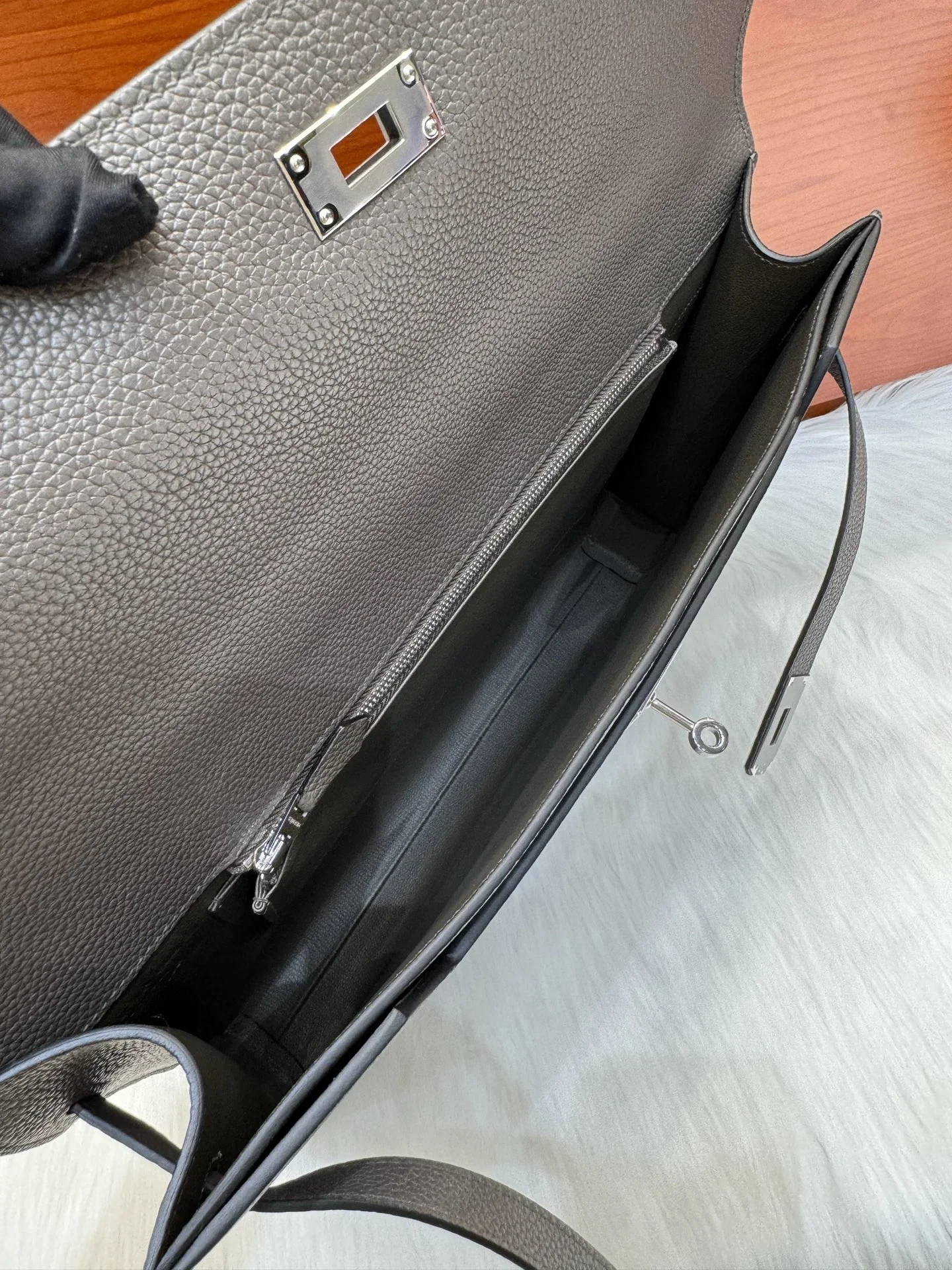 HERMES Briefcases Bags Gray-Silver 36X29X5CM A850202609090219 - Image 3