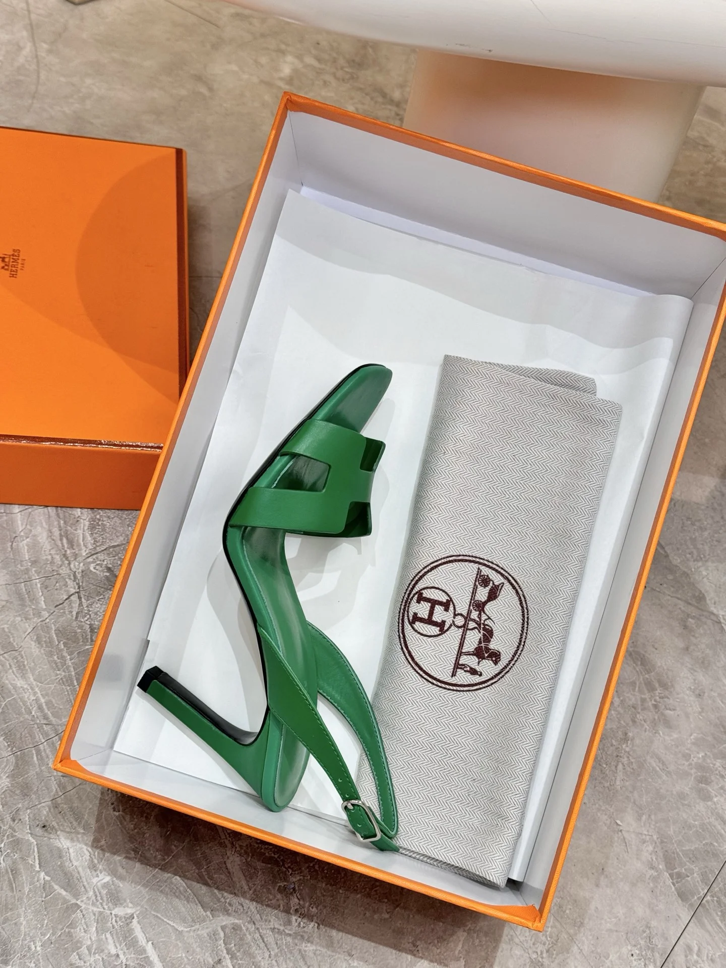 HERMES Heels Calfskin Leather Green EU34-43 B90202609111501 - Image 9