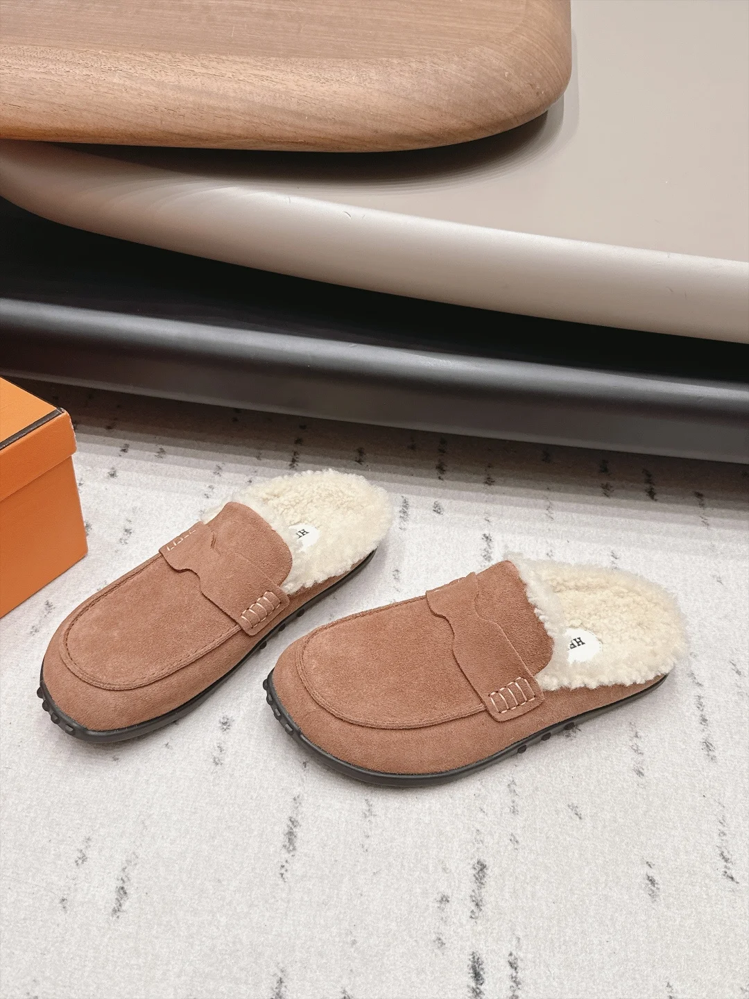 HERMES Loafers Brown-Cream B80202609111533 - Image 3