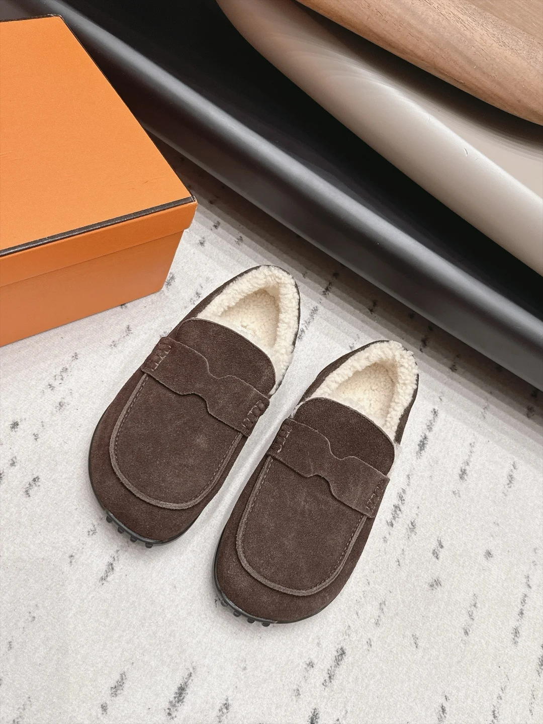 HERMES Loafers Brown-Cream B90202609111536