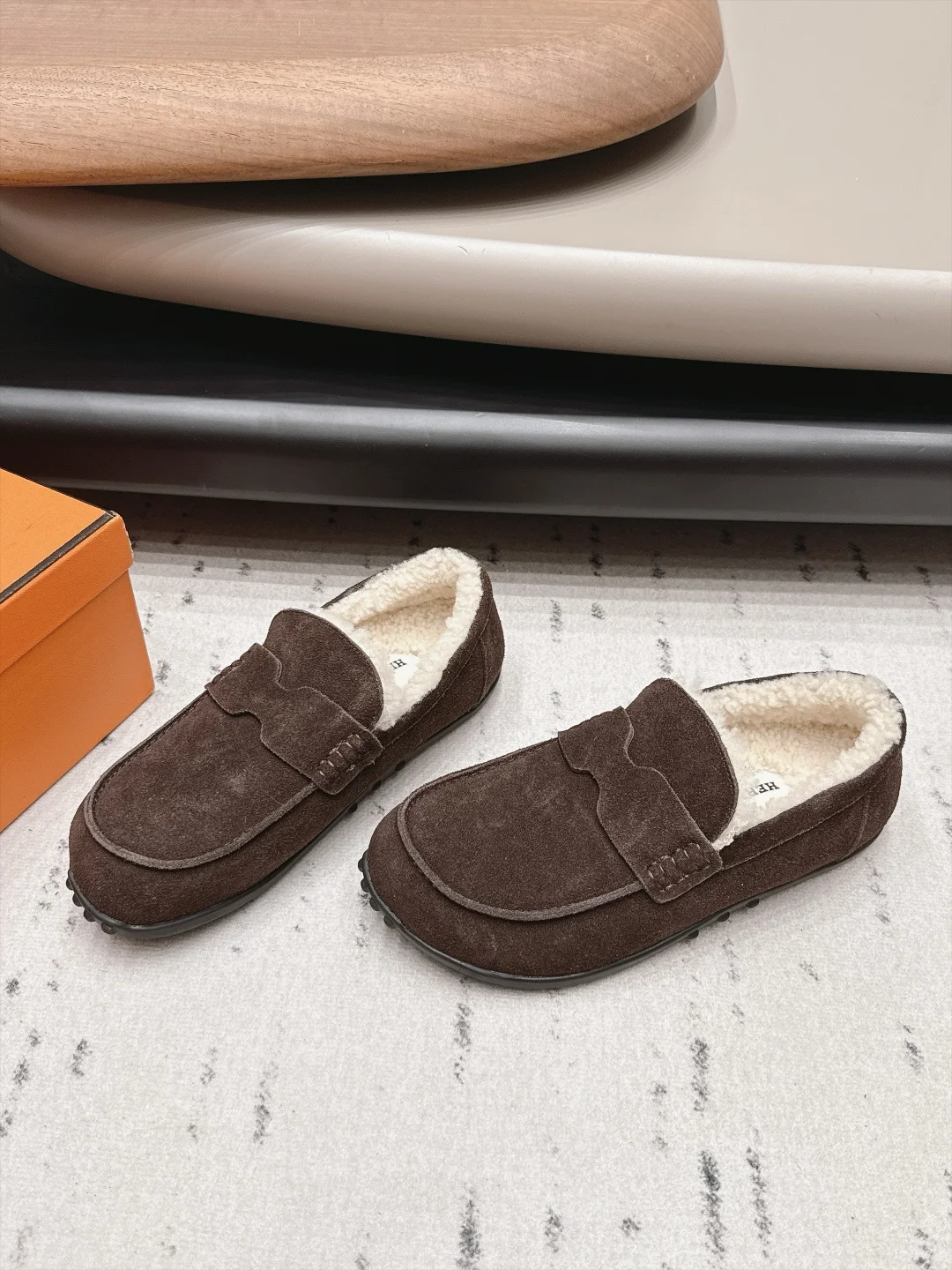 HERMES Loafers Brown-Cream B90202609111536 - Image 3