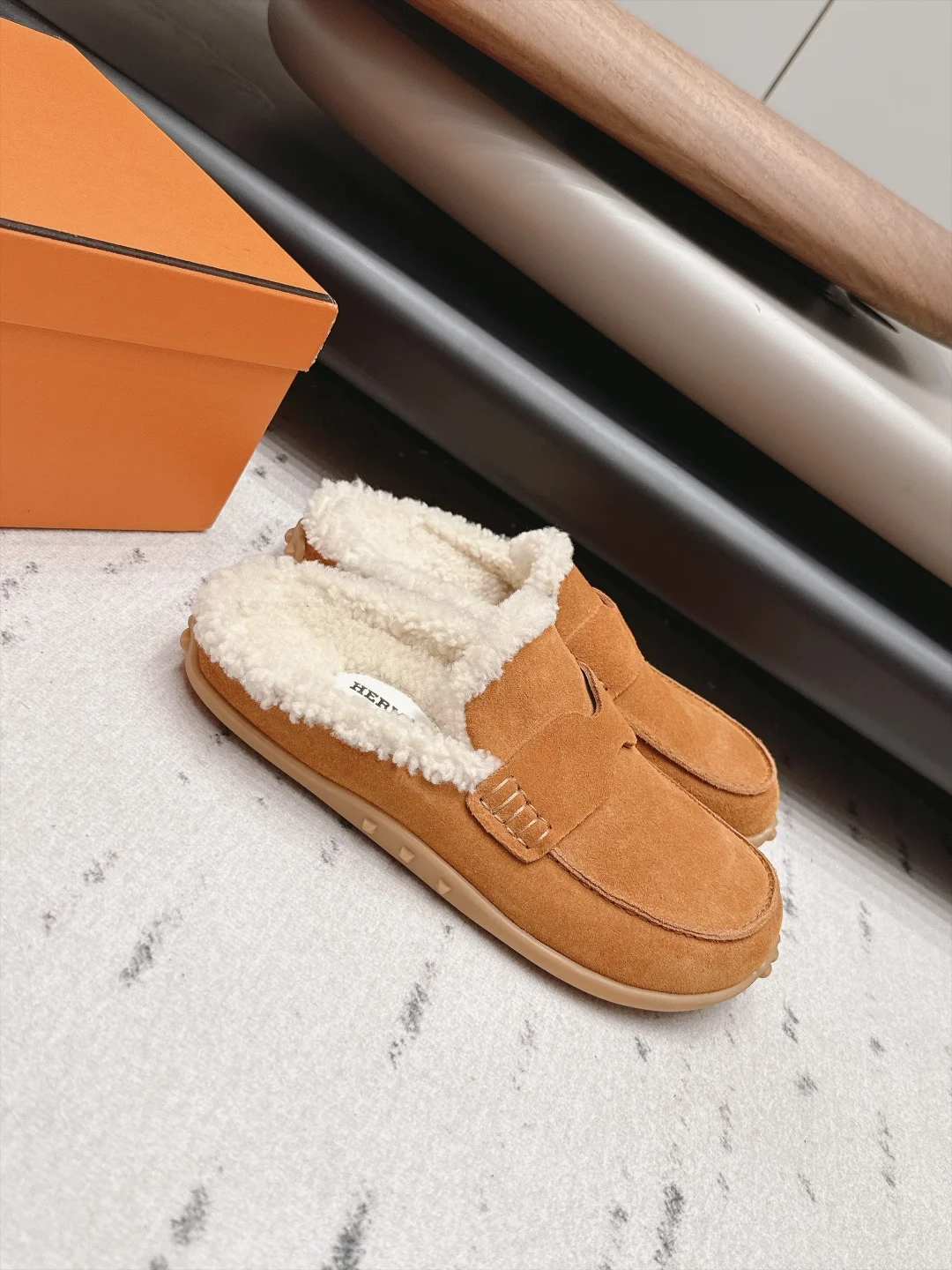 HERMES Loafers Suede and Wool Brown-Cream EU35-44 B90202609111534 - Image 2