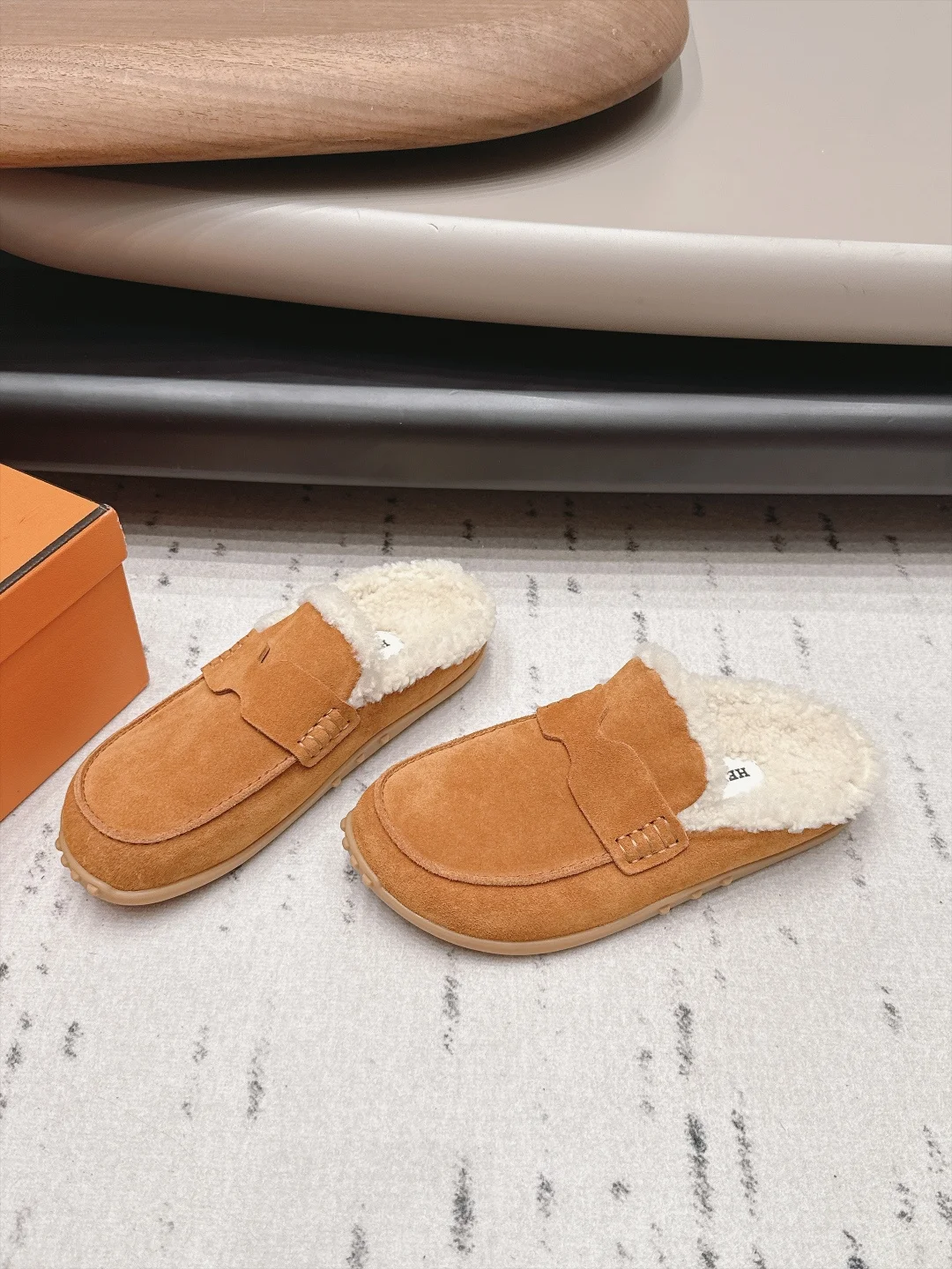 HERMES Loafers Suede and Wool Brown-Cream EU35-44 B90202609111534 - Image 3