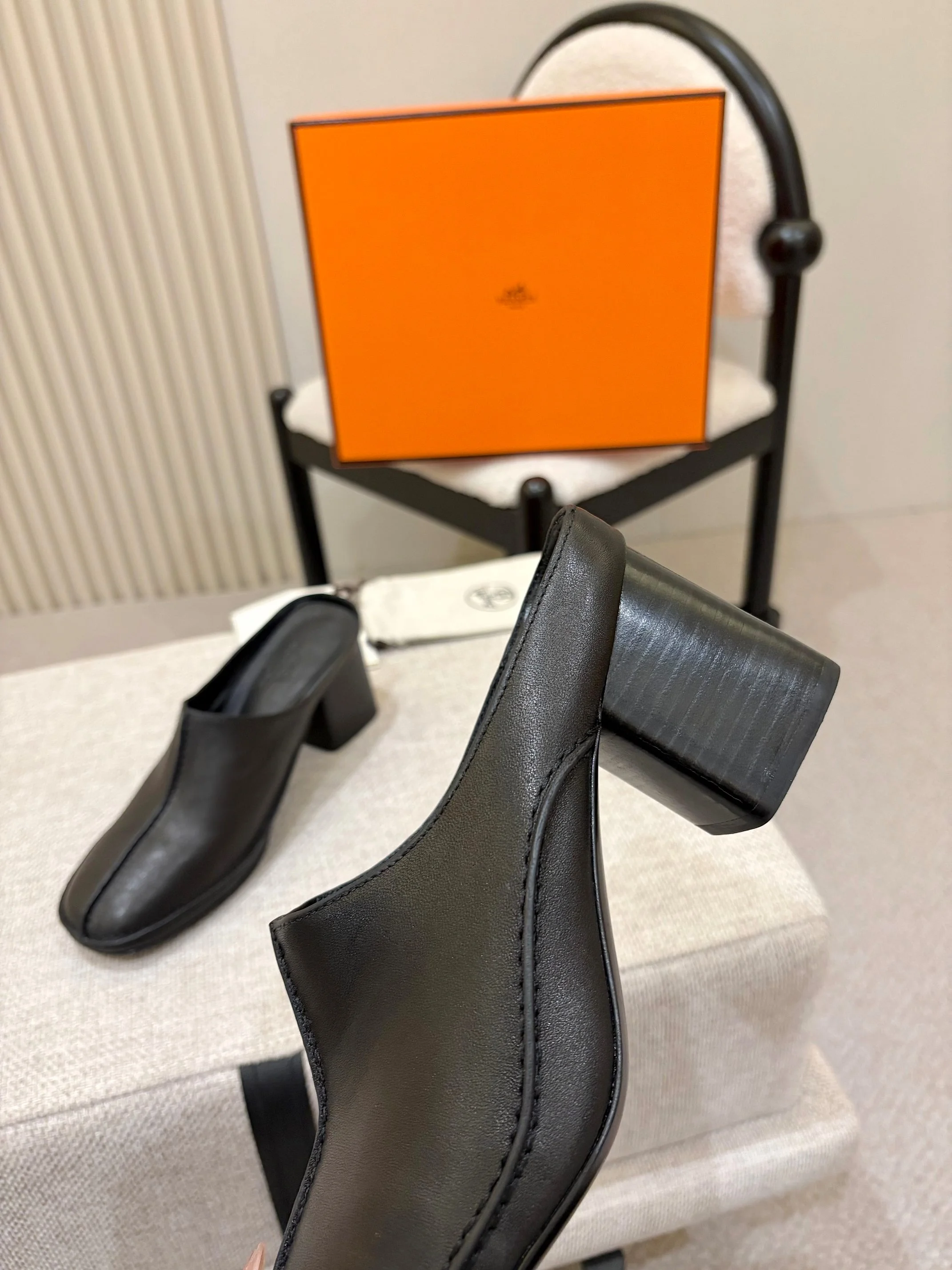 HERMES Mules Calfskin Leather Black EU35-41 B60202609110556 - Image 10