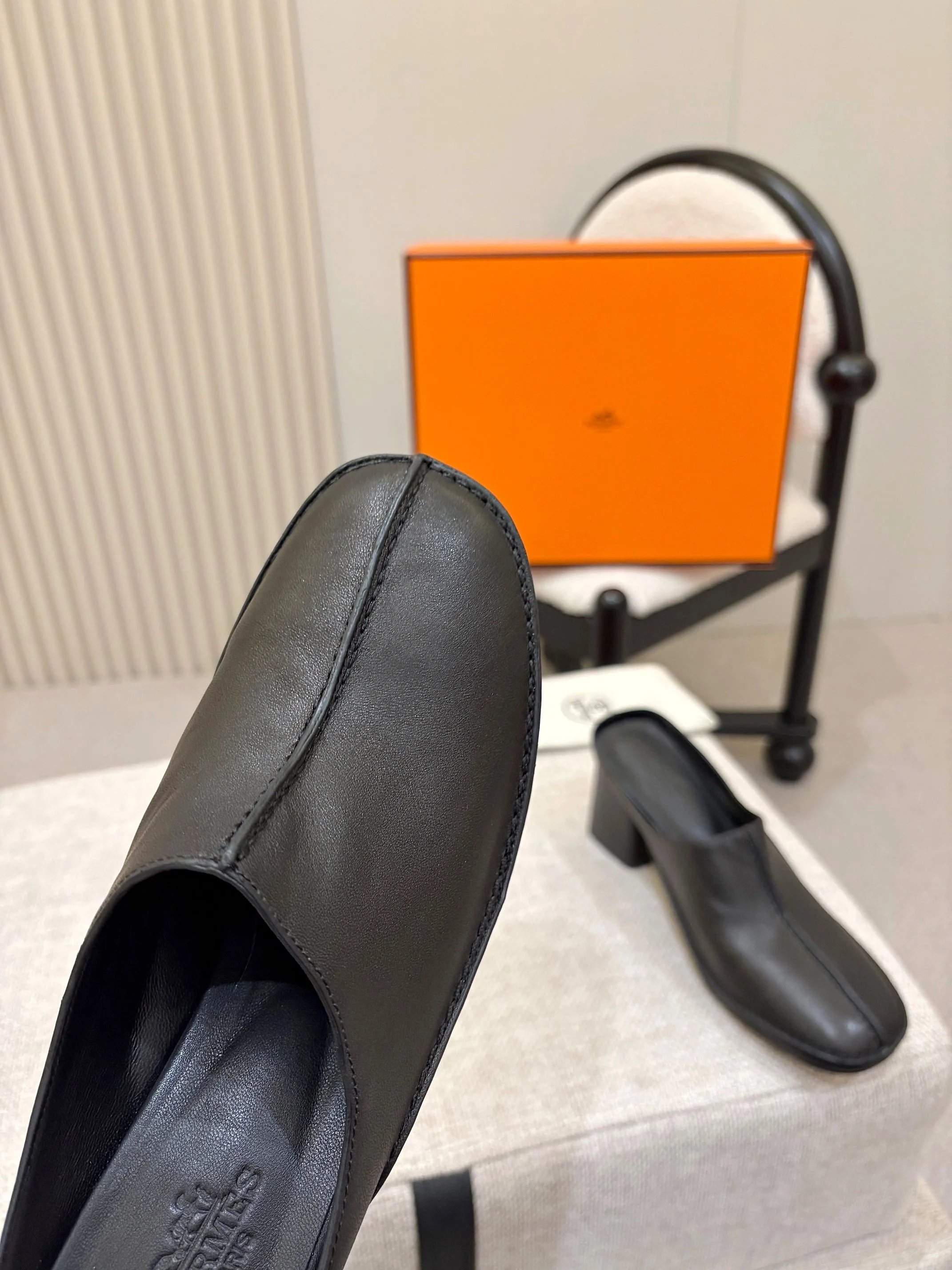 HERMES Mules Calfskin Leather Black EU35-41 B60202609110556 - Image 11