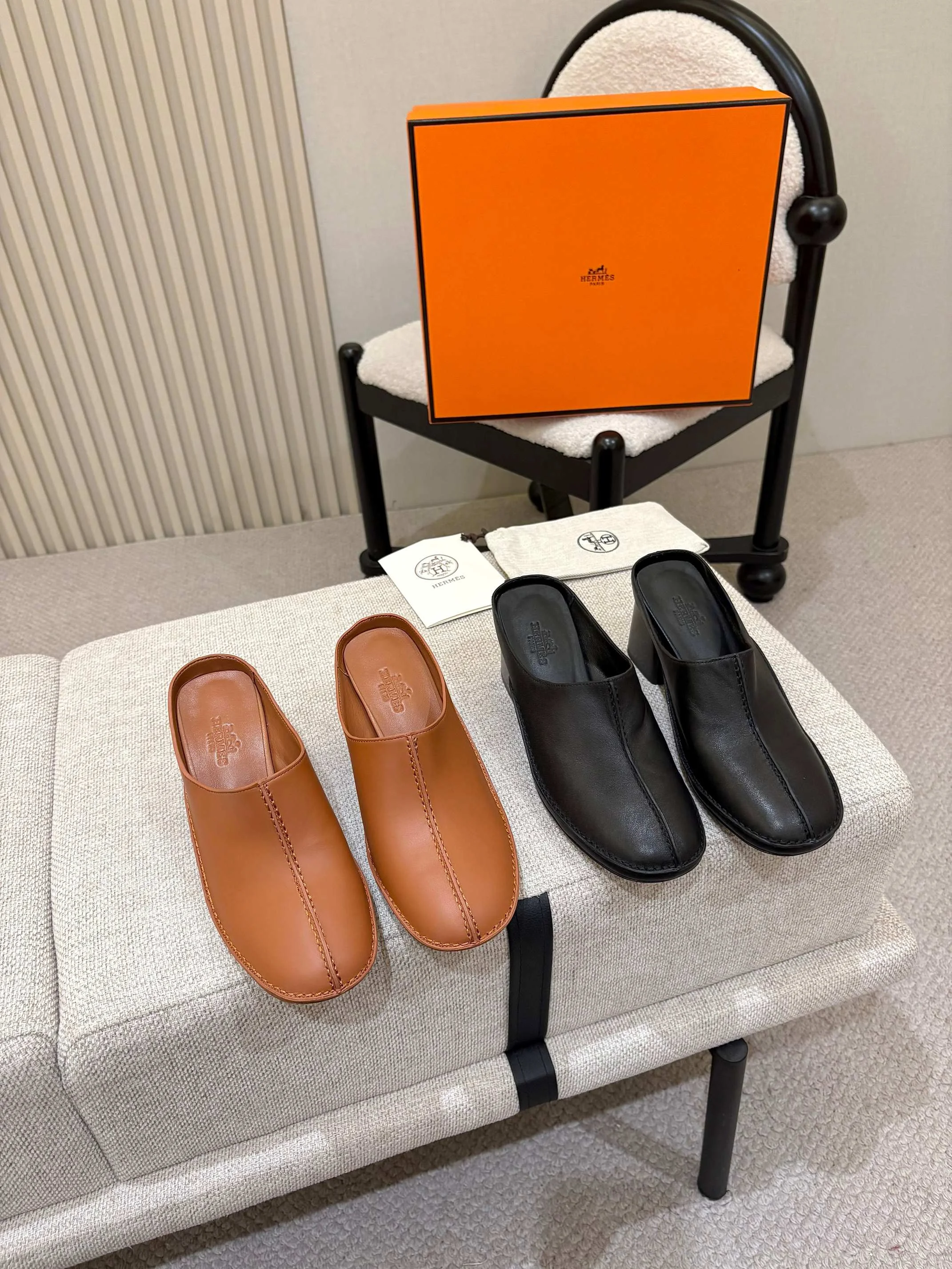 HERMES Mules Calfskin Leather Black EU35-41 B60202609110556 - Image 3