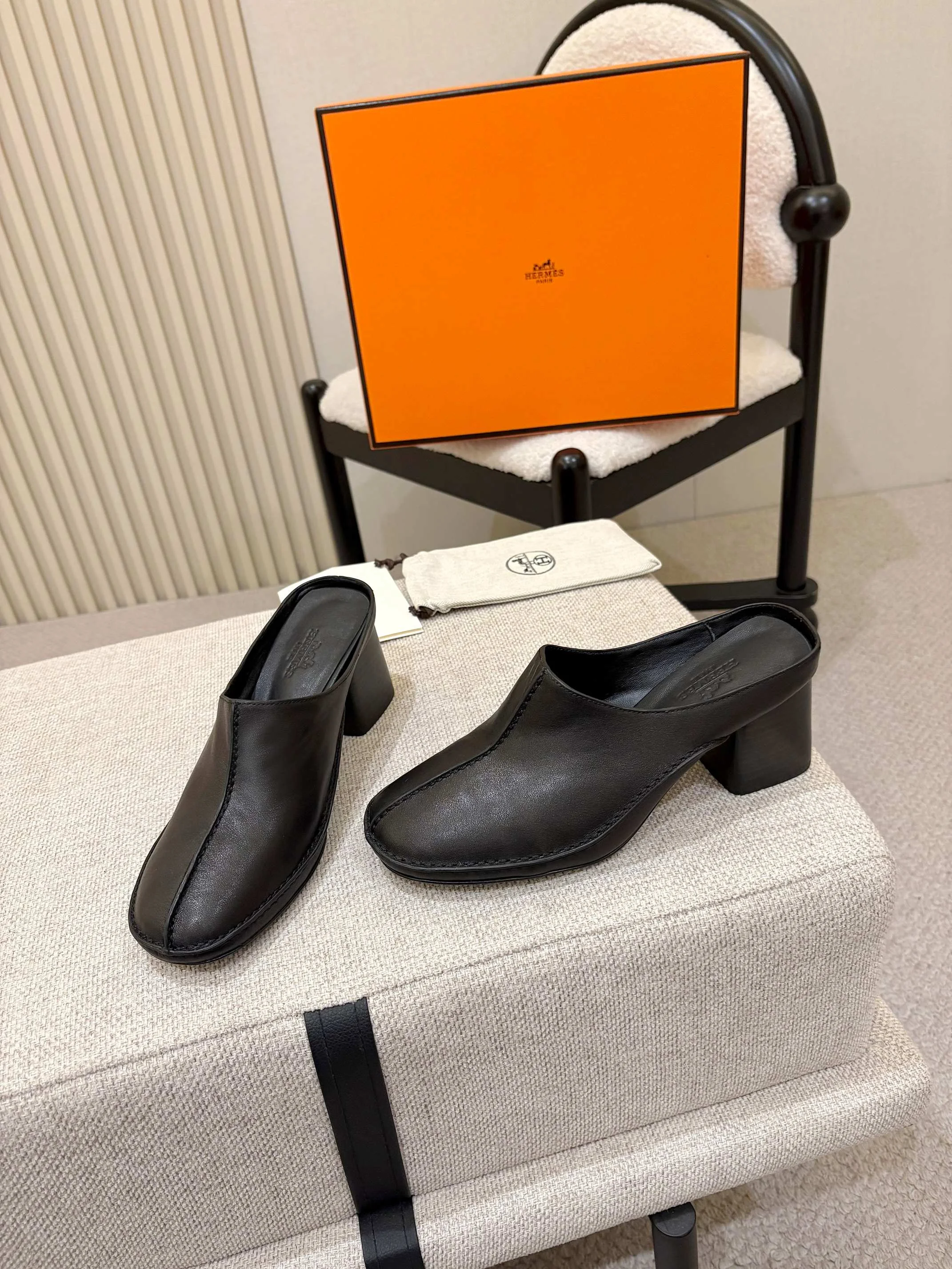 HERMES Mules Calfskin Leather Black EU35-41 B60202609110556 - Image 5