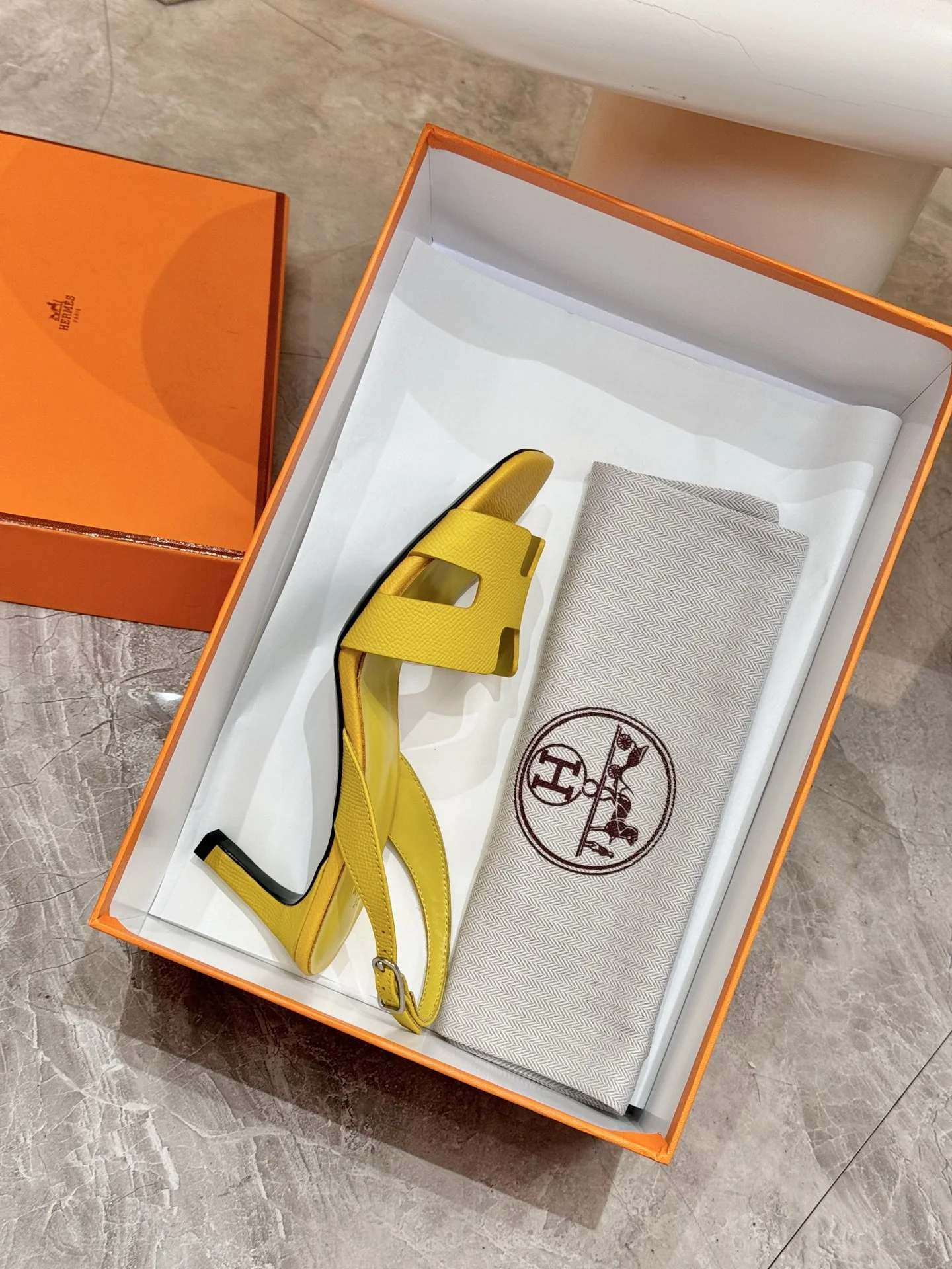 HERMES Sandals Calfskin Leather Yellow EU34-43 B90202609111479 - Image 7