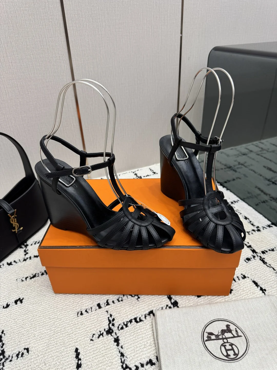 HERMES Sandals Leather Black EU35-39 C80202609110311 - Image 2