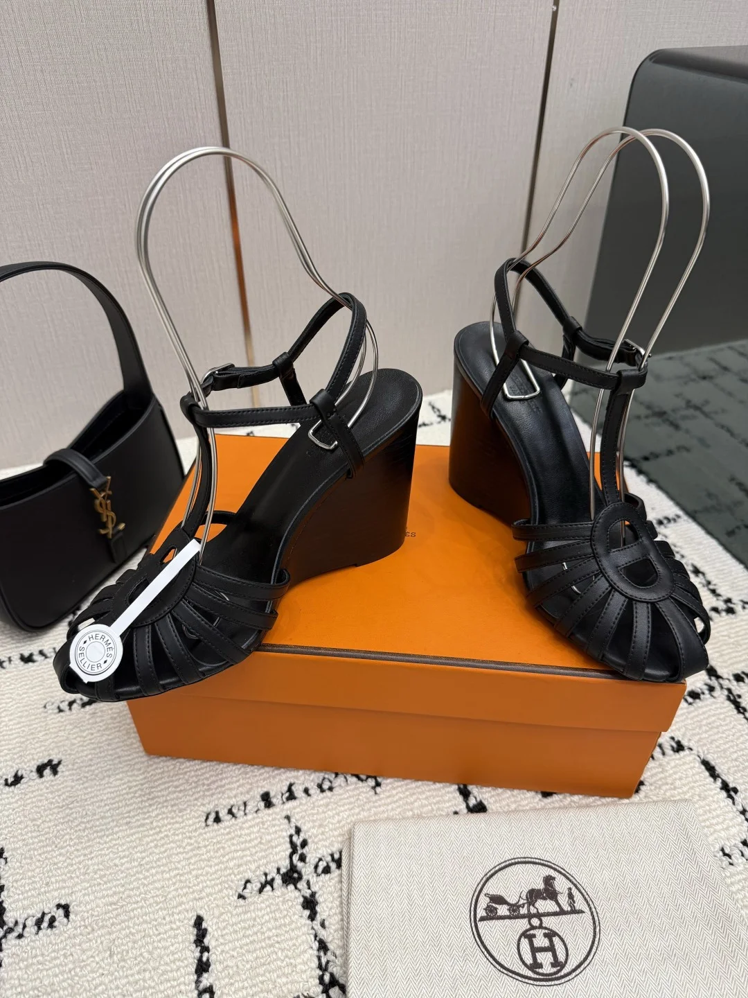 HERMES Sandals Leather Black EU35-39 C80202609110311 - Image 3