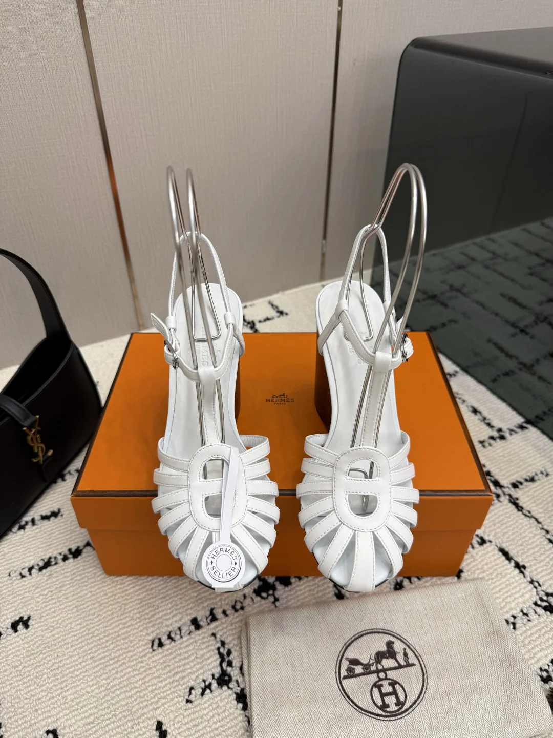 HERMES Sandals Leather White-Brown EU35-39 C80202609110309