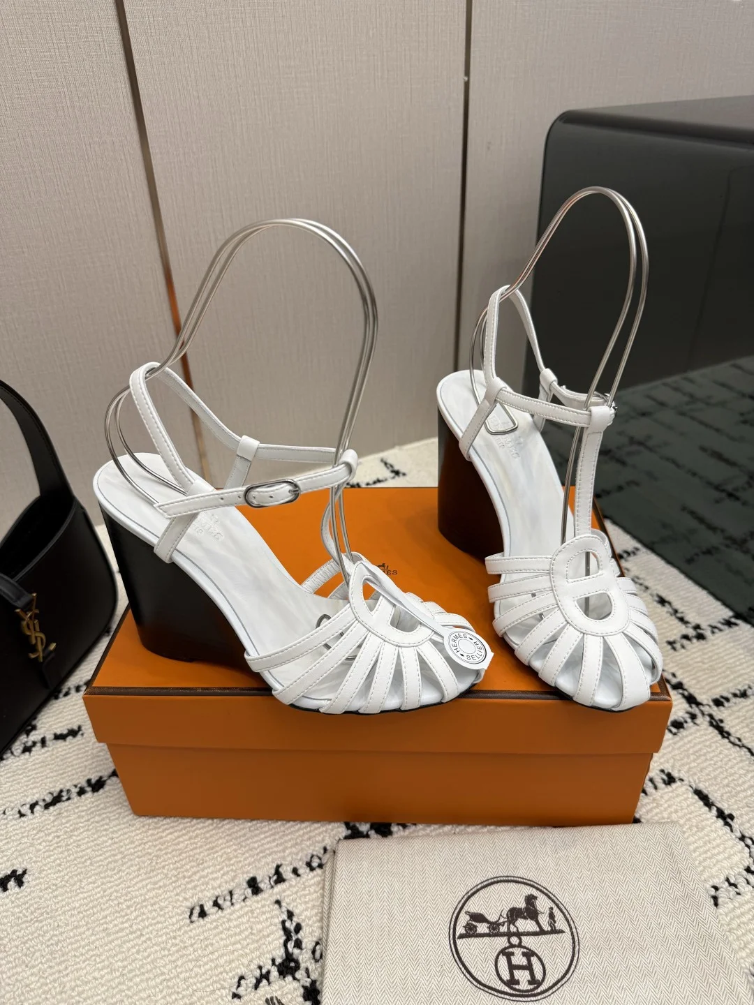 HERMES Sandals Leather White-Brown EU35-39 C80202609110309 - Image 2