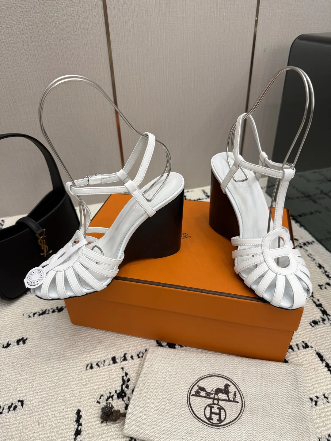 HERMES Sandals Leather White-Brown EU35-39 C80202609110309 - Image 3