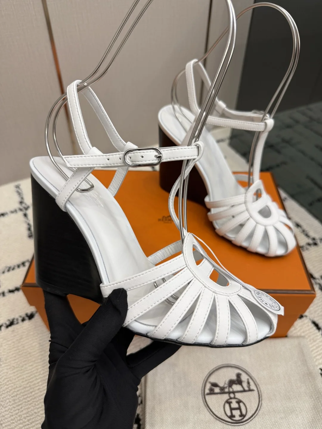 HERMES Sandals Leather White-Brown EU35-39 C80202609110309 - Image 6