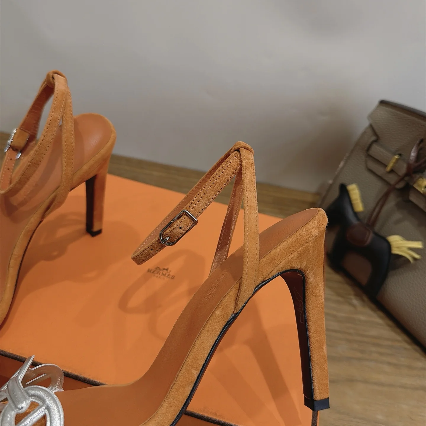 HERMES Sandals Orange-Silver C40202609111462 - Image 7