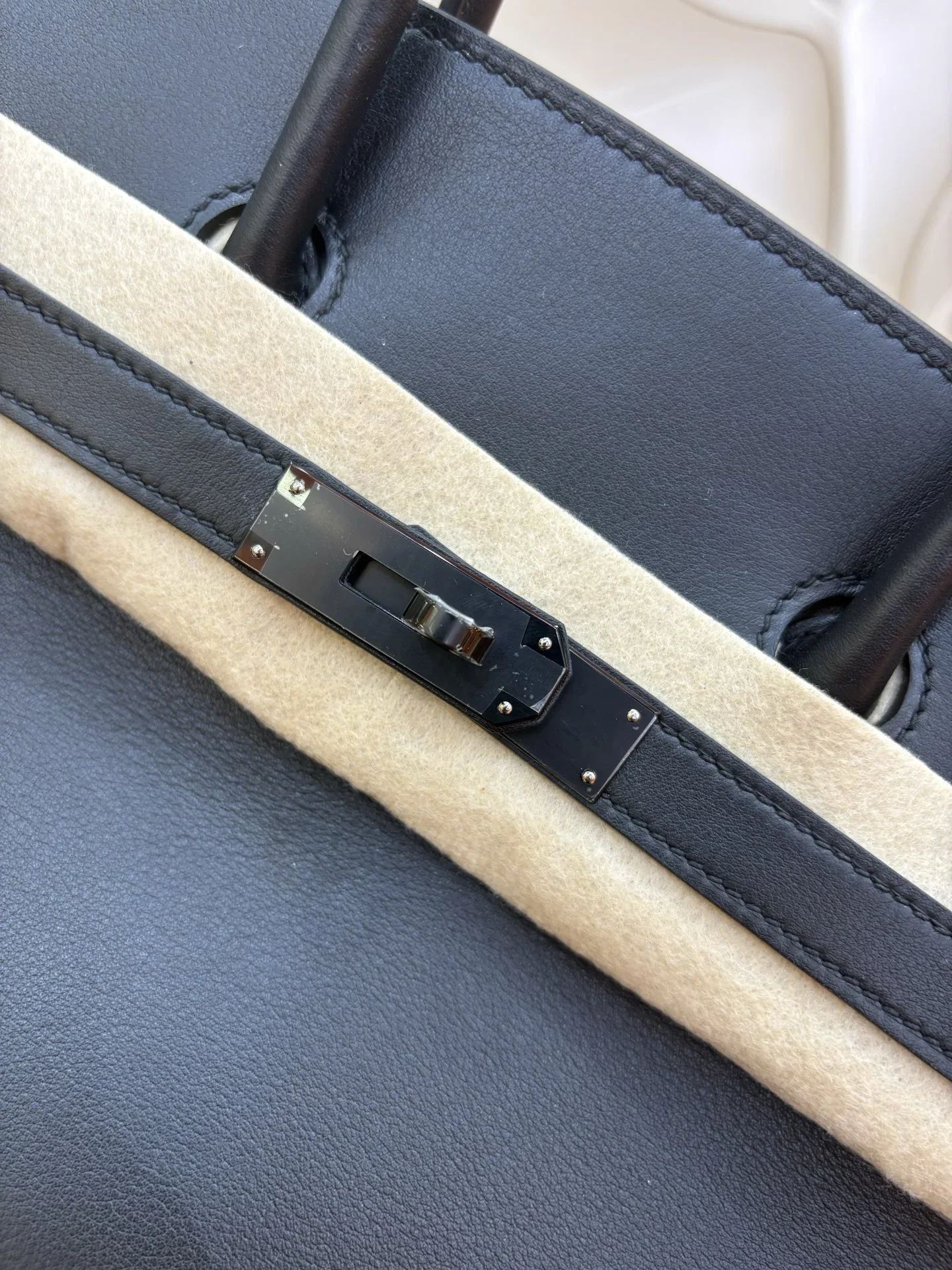 HERMES Shoulder Bags Black-Gold A550202609090227 - Image 3