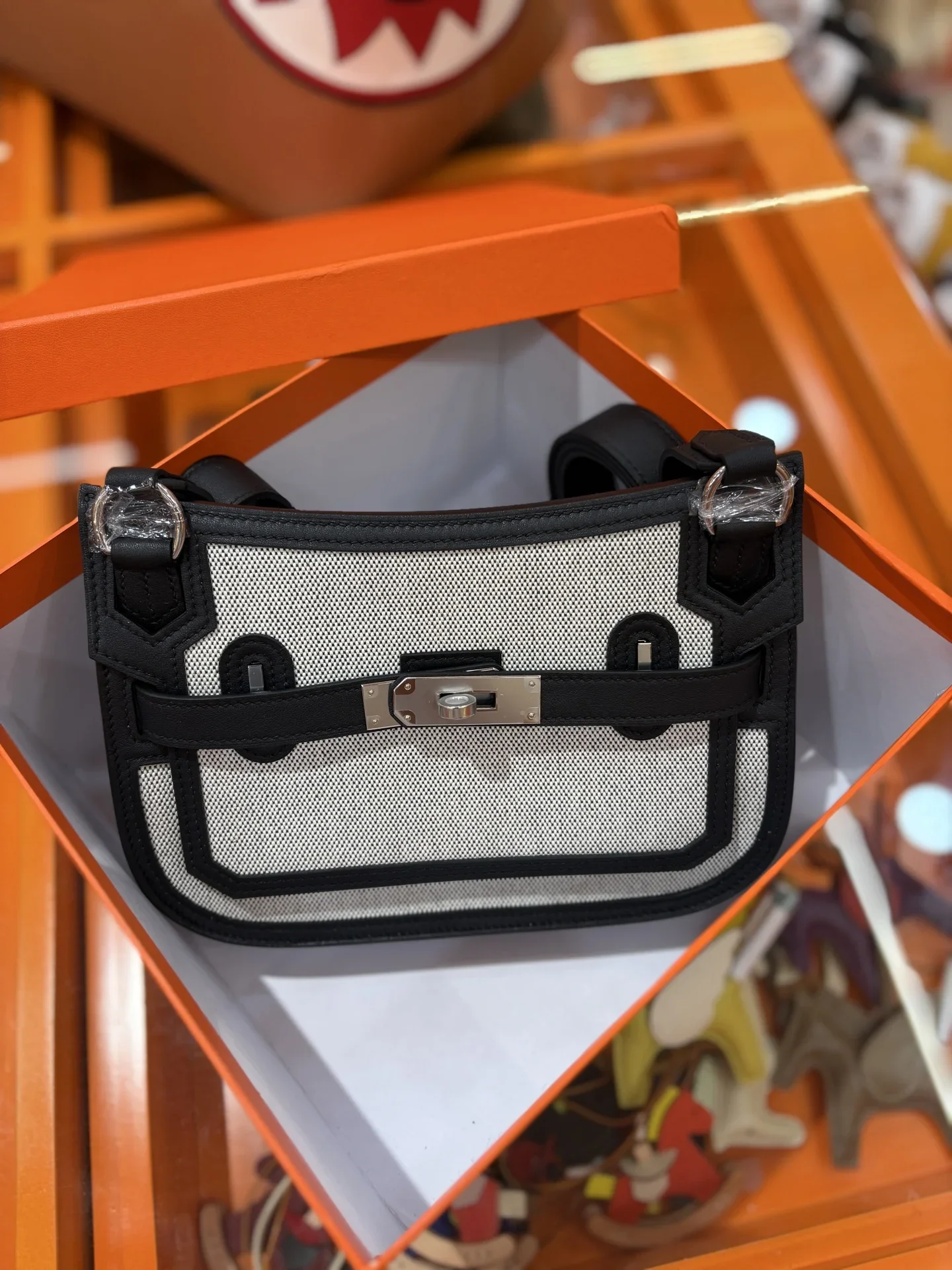 HERMES Shoulder Bags Black-White A250202609090229