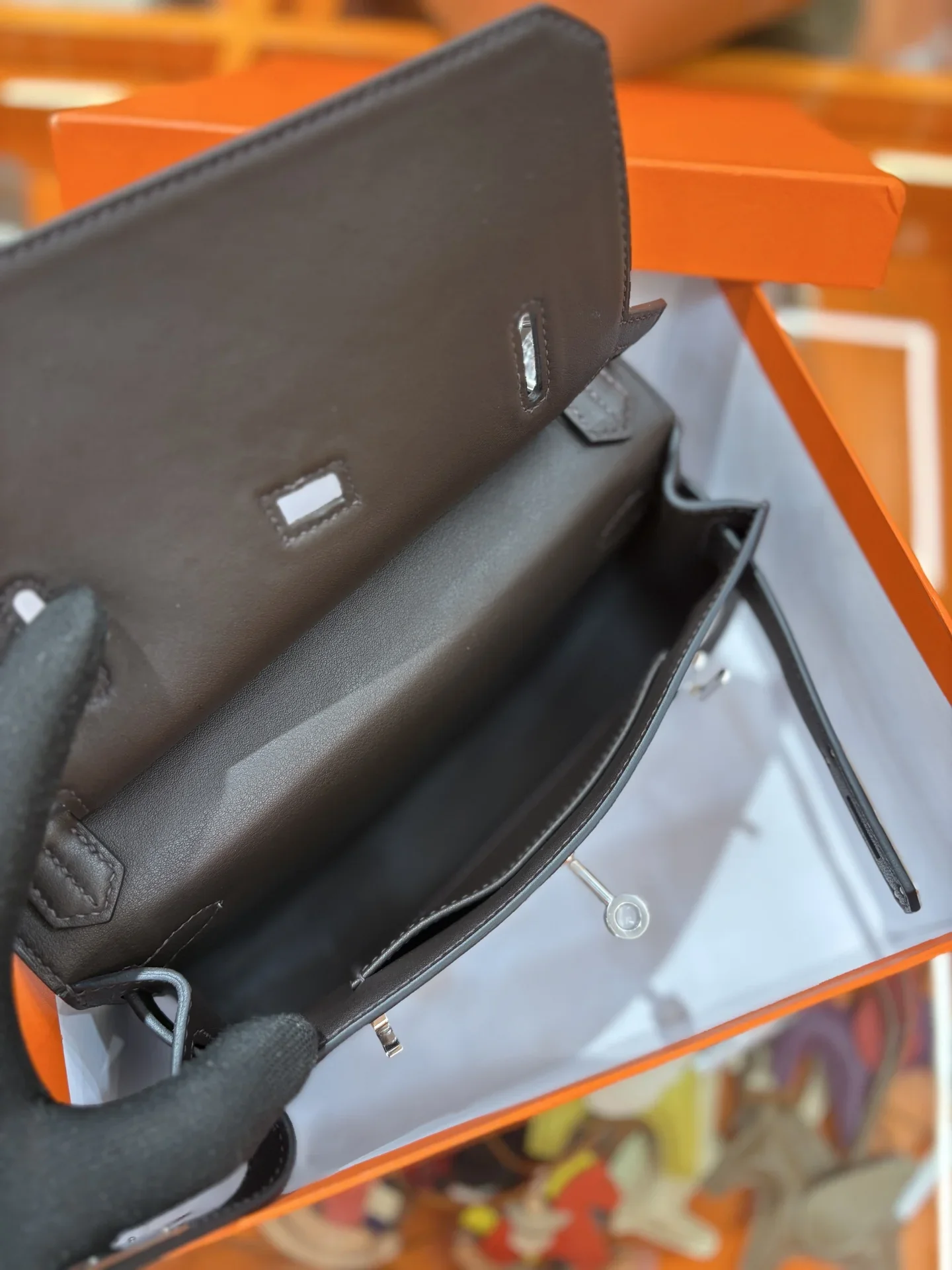 HERMES Shoulder Bags Black-White A250202609090229 - Image 8