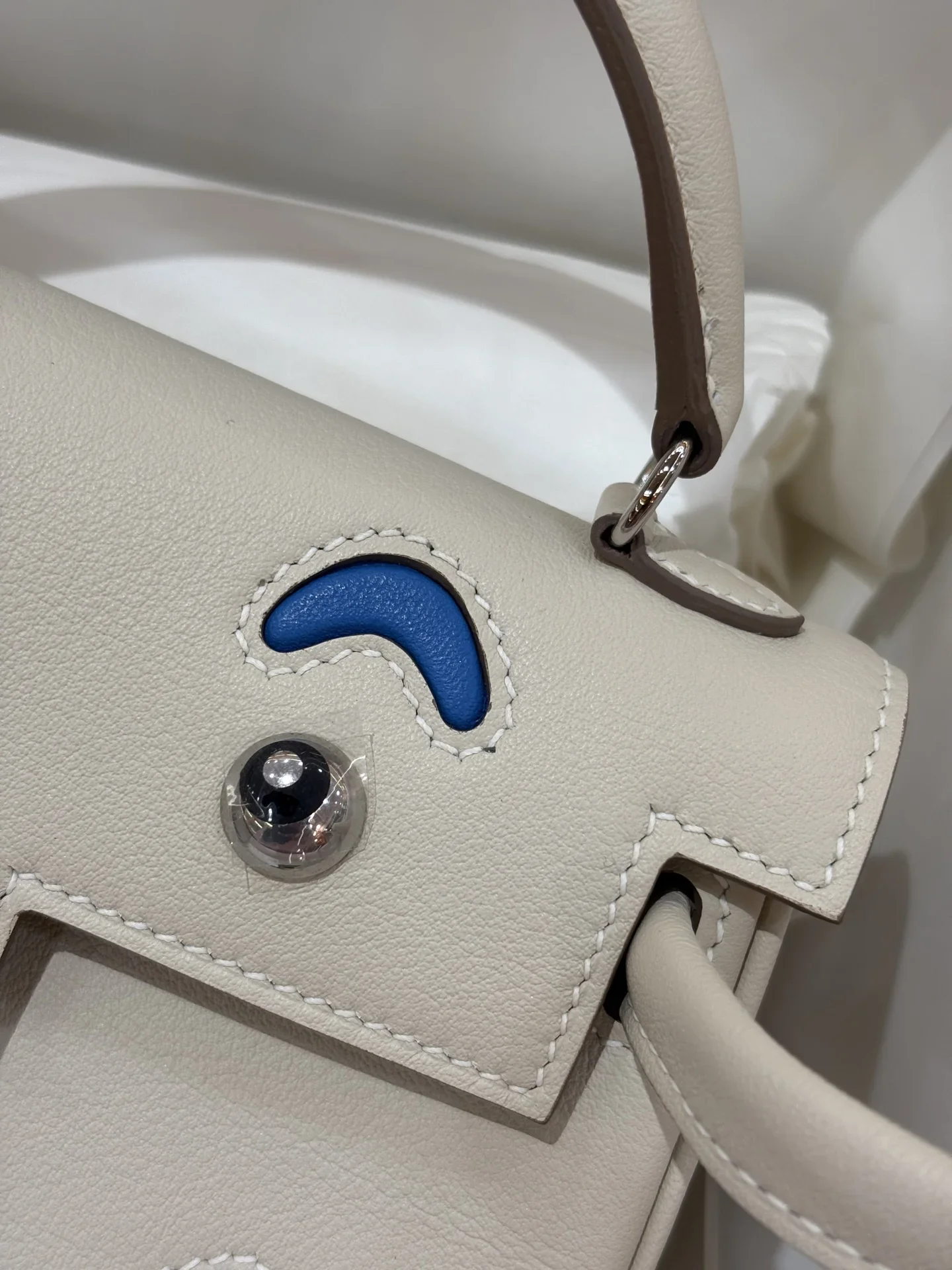HERMES Shoulder Bags Cream-Blue A350202609090245 - Image 3