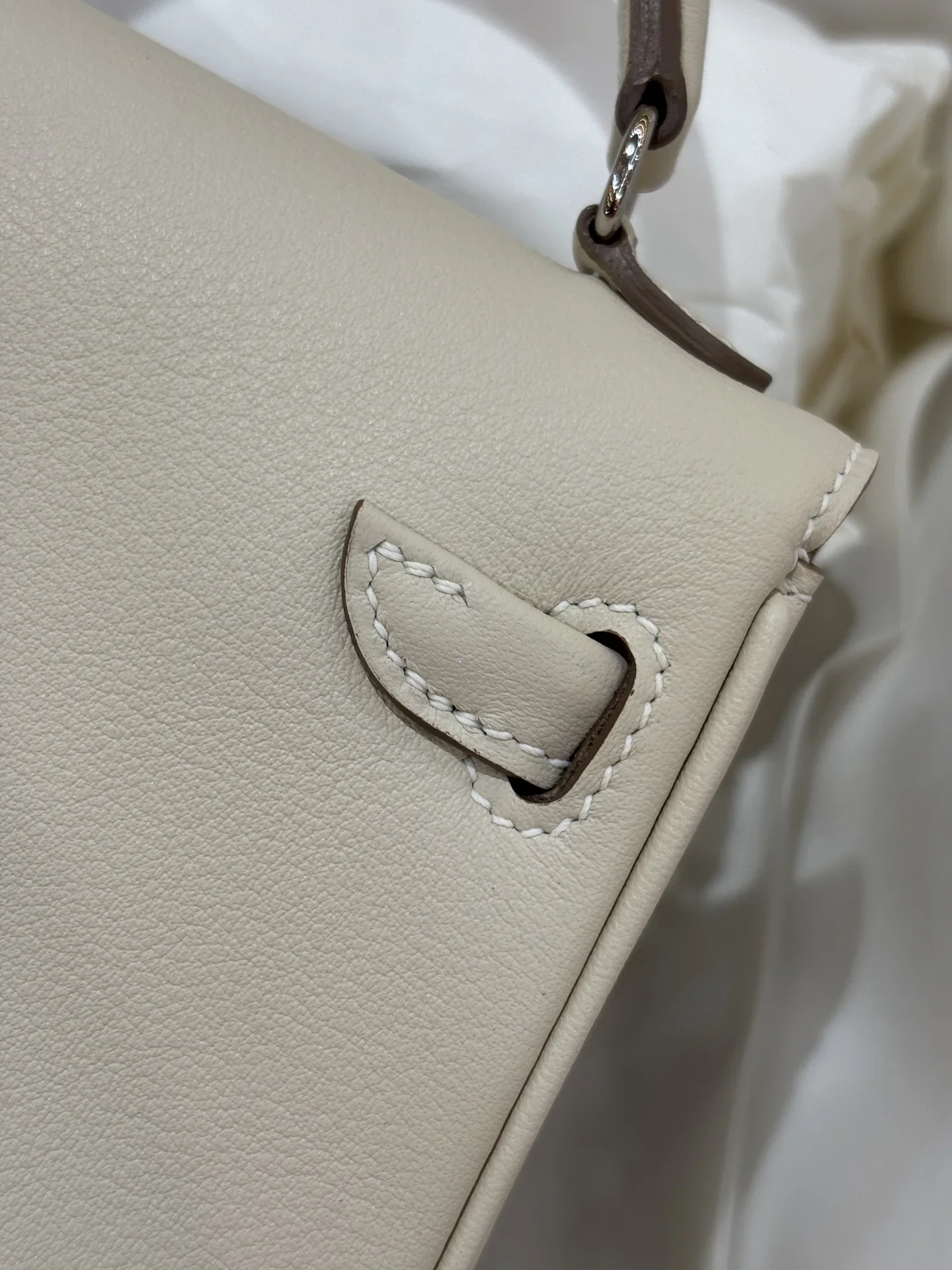 HERMES Shoulder Bags Cream-Blue A350202609090245 - Image 8