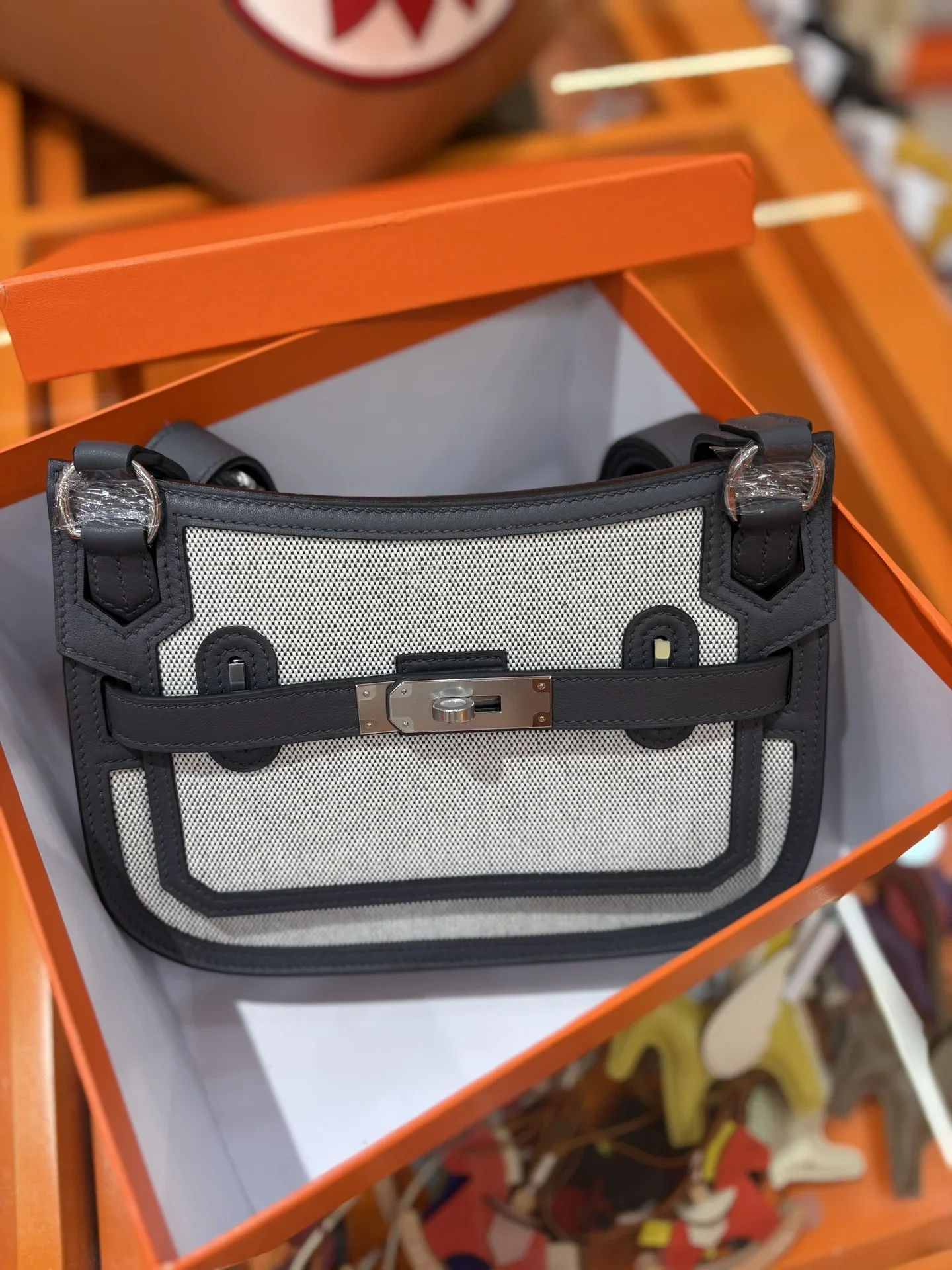 HERMES Shoulder Bags Gray-White A250202609090236