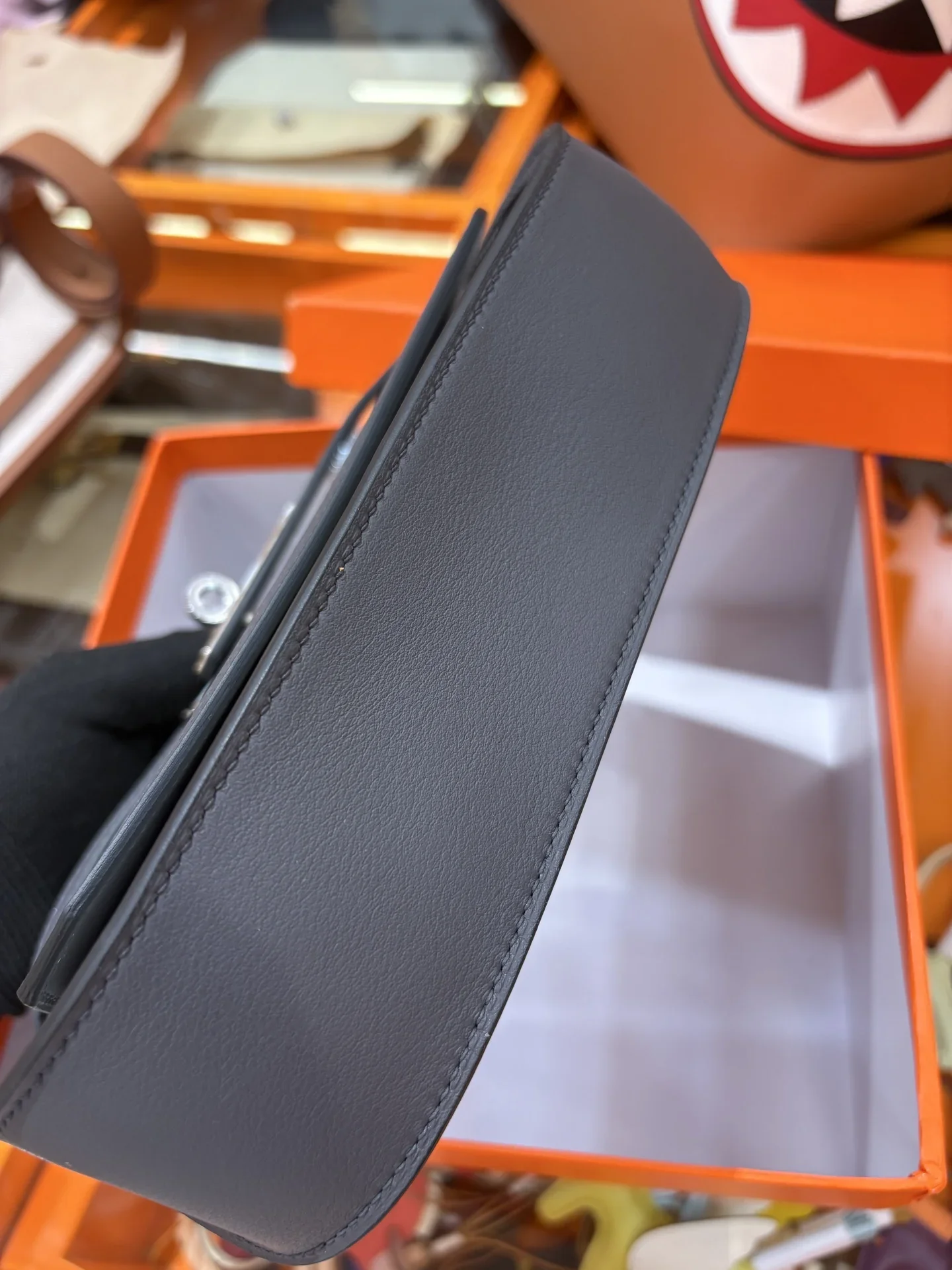 HERMES Shoulder Bags Gray-White A250202609090236 - Image 5
