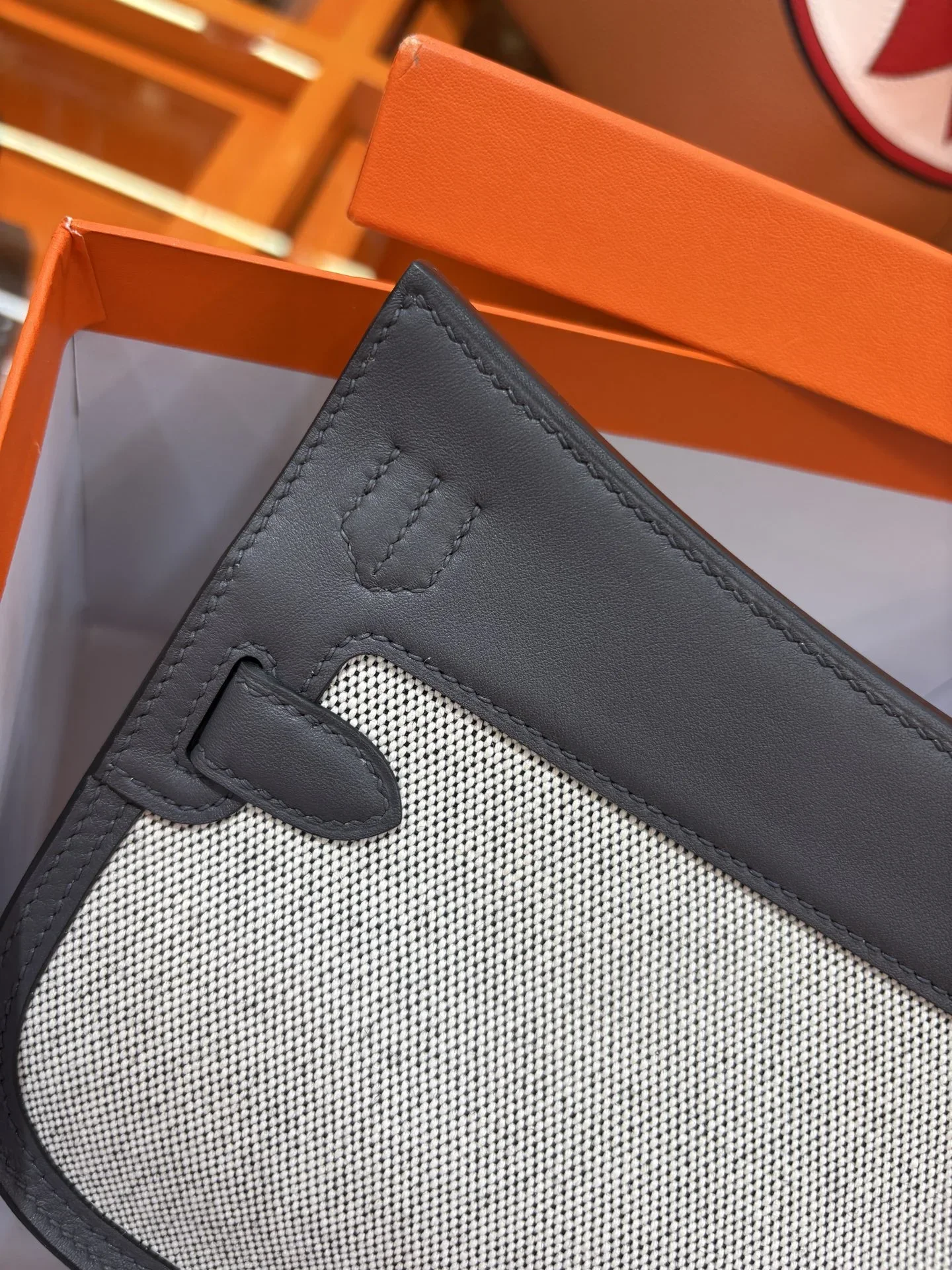 HERMES Shoulder Bags Gray-White A250202609090236 - Image 7