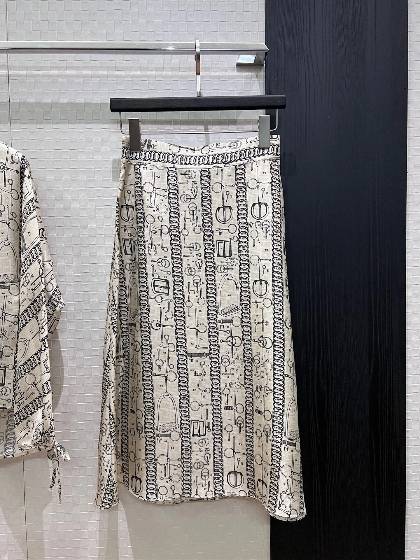 HERMES Skirts Cream-Black S-L C50202609060084 - Image 5