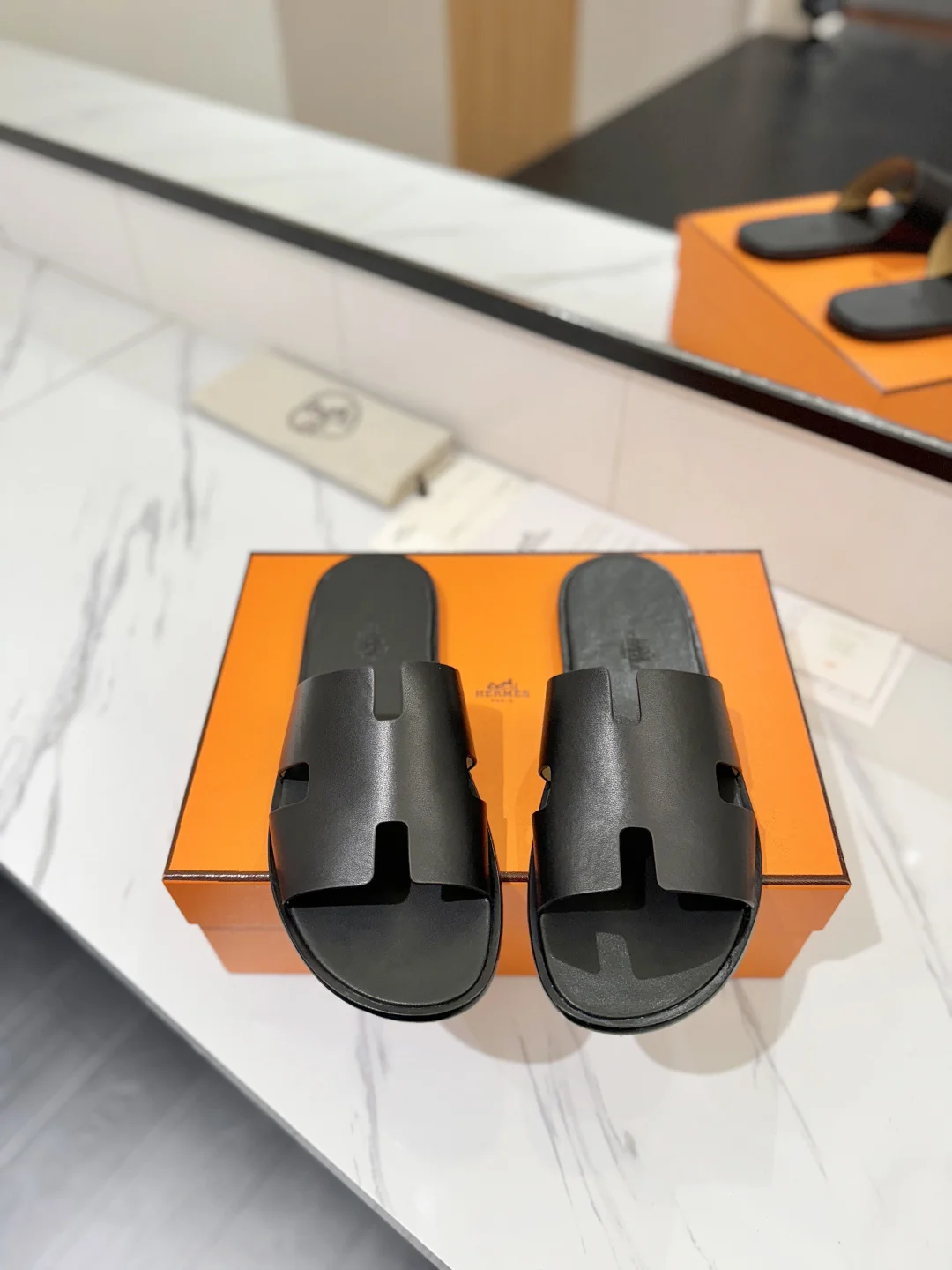 HERMES Slides Black B50202609111860 - Image 3