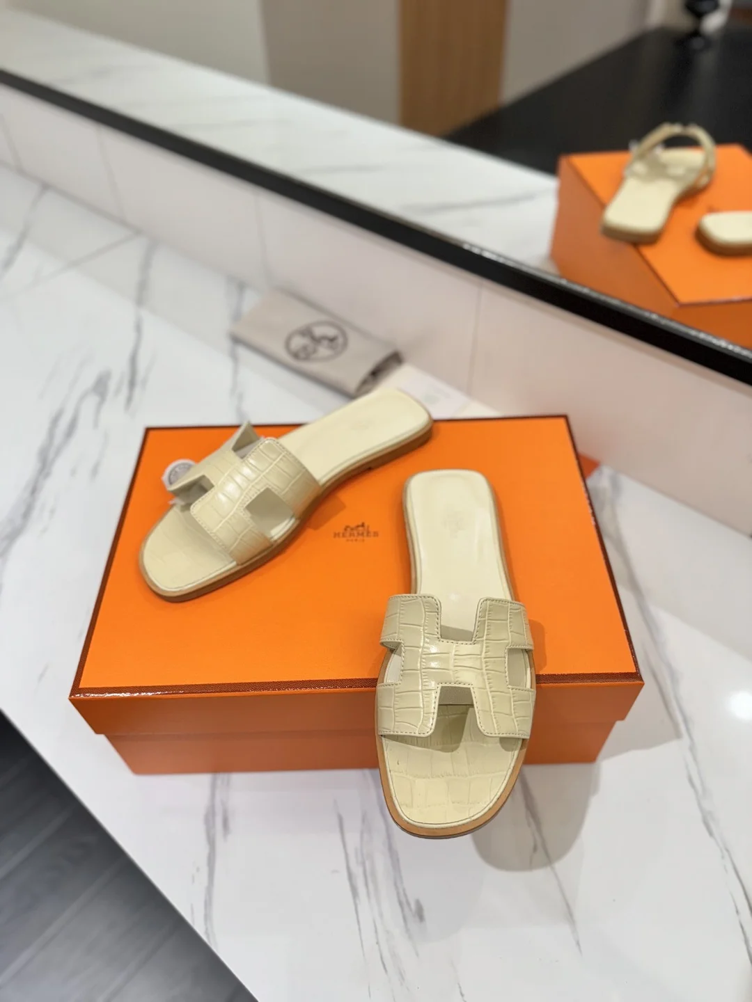 HERMES Slides Pebbled Leather Cream-Orange EU35-40 B00202609111865 - Image 5
