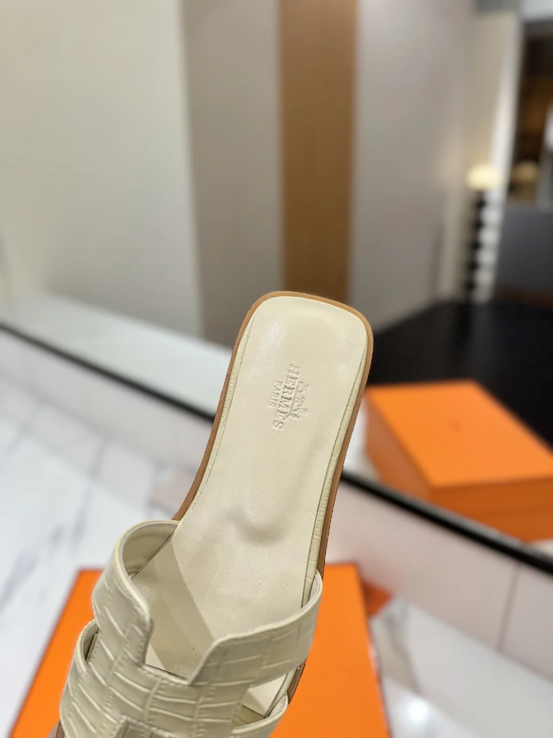 HERMES Slides Pebbled Leather Cream-Orange EU35-40 B00202609111865 - Image 6